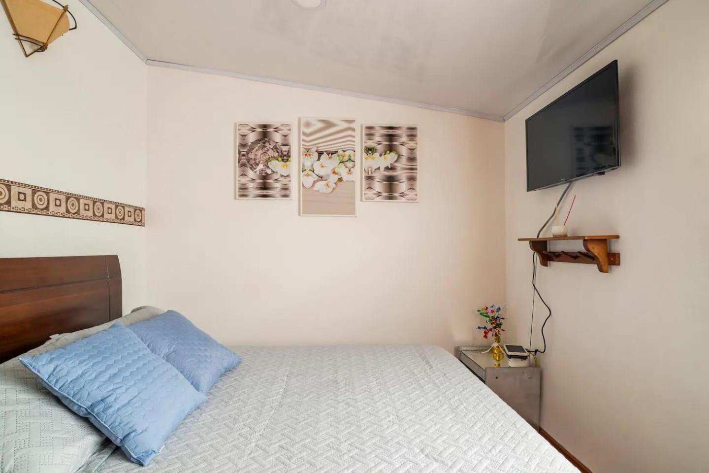 Homestay Excelente Cerca Parque Simon Bolivar, Embajada Y Movistar3 *