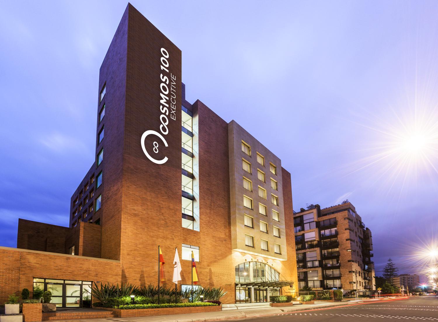 Cosmos 100 Executive Hotel