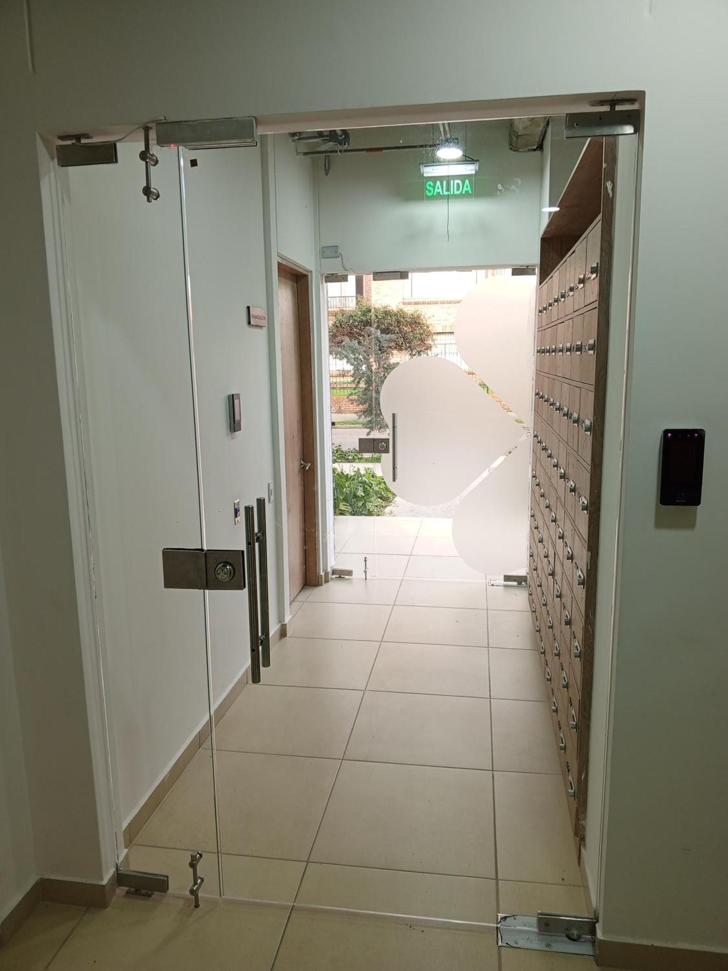 Apartment Soul Santa Barbara Executive, Wifi 300 Megas, Big Queen Size Bed, Smart Tv Netflix, Walking Distance To Unicentro Mall, Starbucks In Front Of The Building, Location Bogota