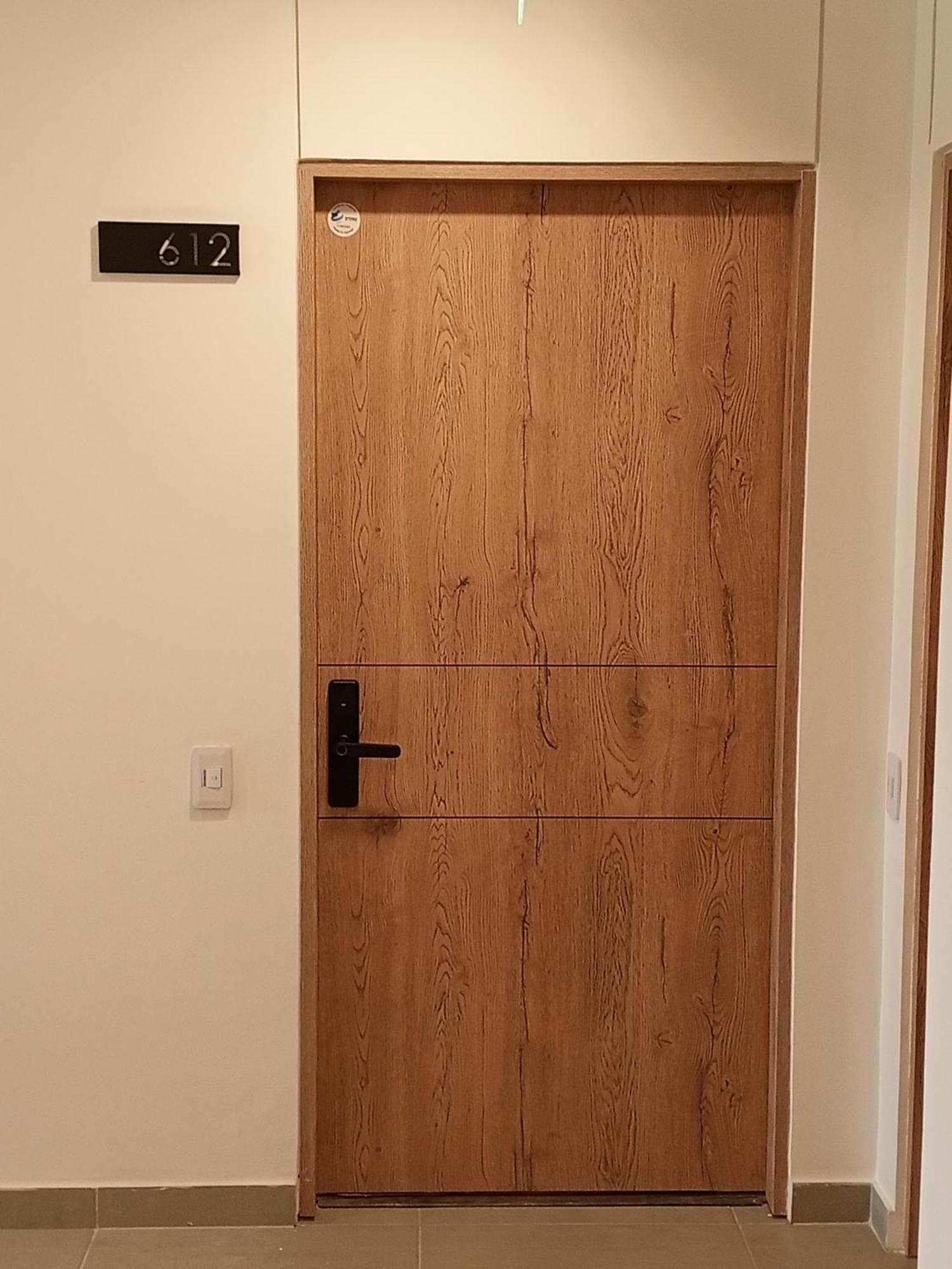 Soul Santa Barbara Executive, Wifi 300 Megas, Big Queen Size Bed, Smart Tv Netflix, Walking Distance To Unicentro Mall, Starbucks In Front Of The Building, Location * Bogota