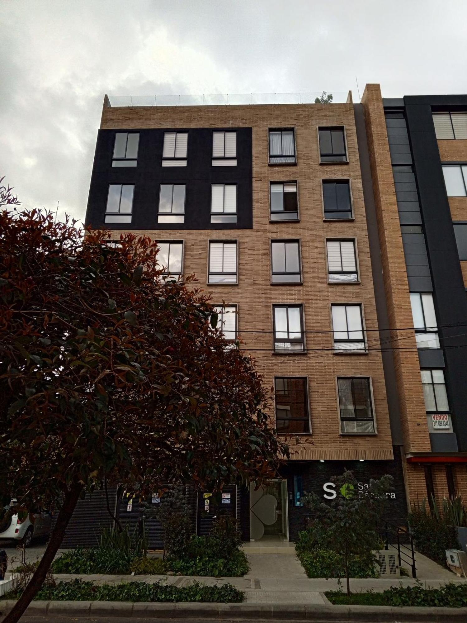 Soul Santa Barbara Executive, Wifi 300 Megas, Big Queen Size Bed, Smart Tv Netflix, Walking Distance To Unicentro Mall, Starbucks In Front Of The Building, Location Apartment Bogota