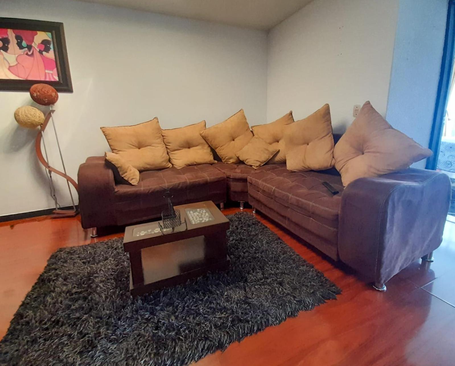 Apartamento Familiar, Amplio, Cerca Al Aeropuerto El Dorado Apartment Bogota
