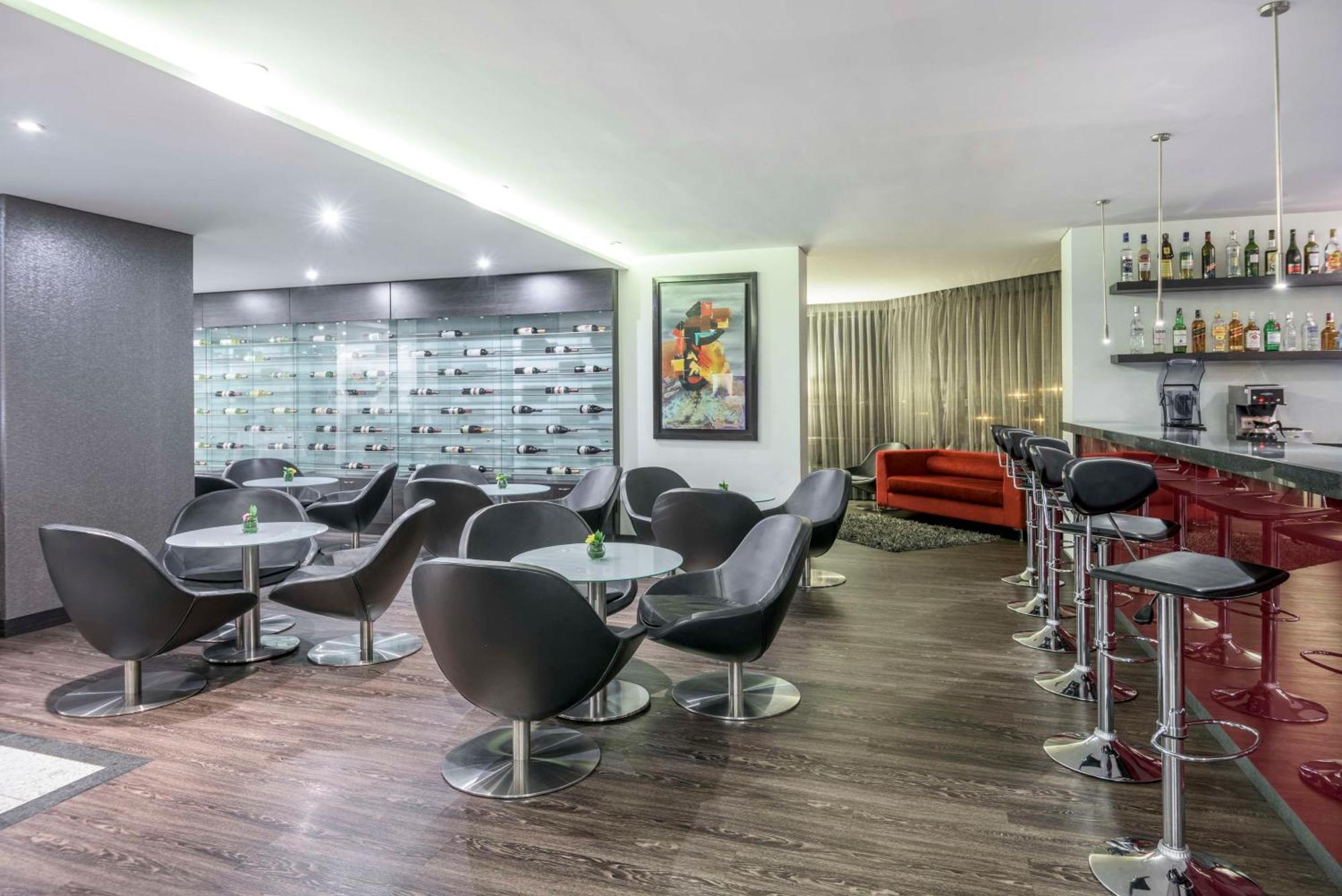 Nh Urban 26 Royal Hotel 4*