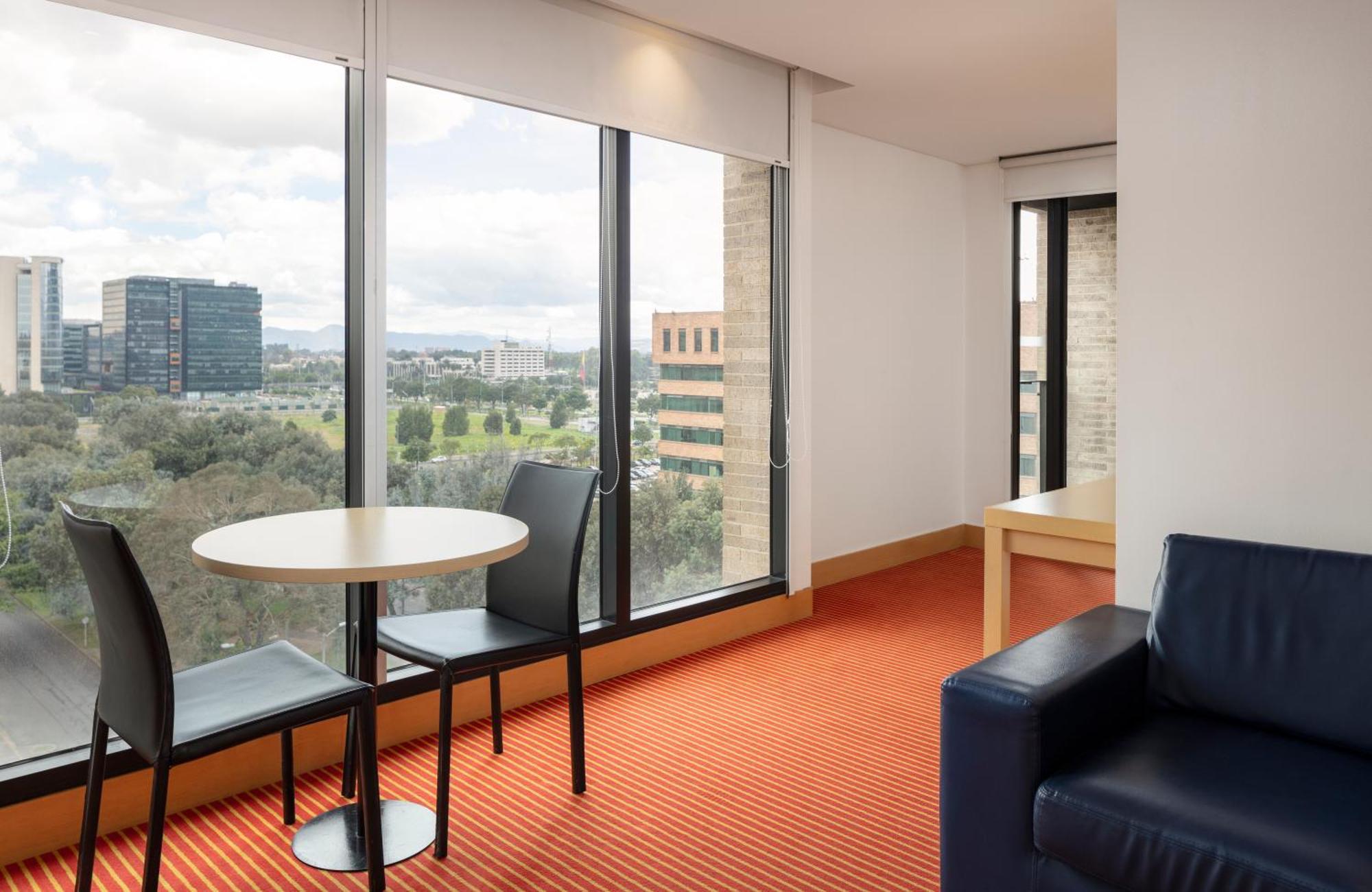 Fairfield By Marriott Embajada Bogota