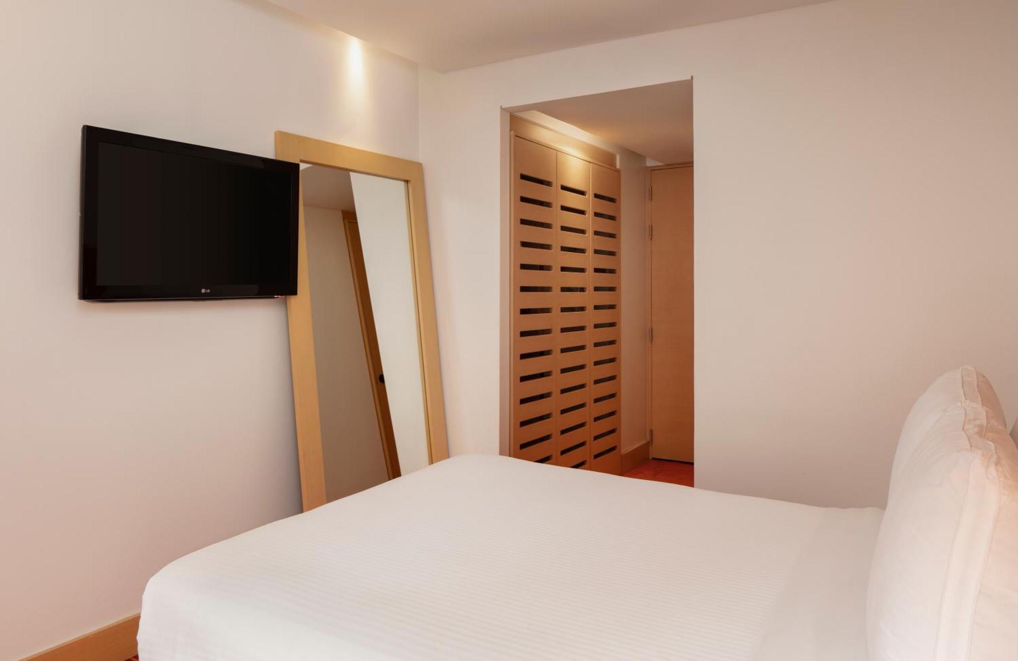 Fairfield By Marriott Embajada 4*