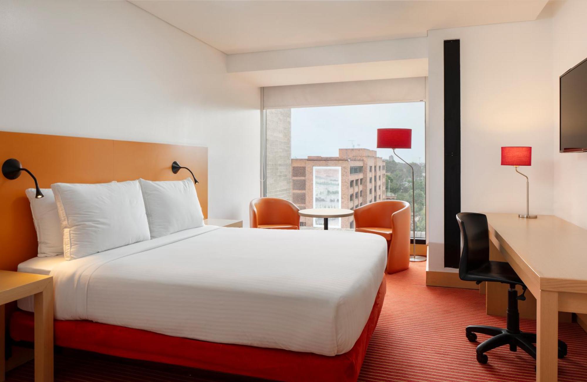 Fairfield By Marriott Embajada Bogota