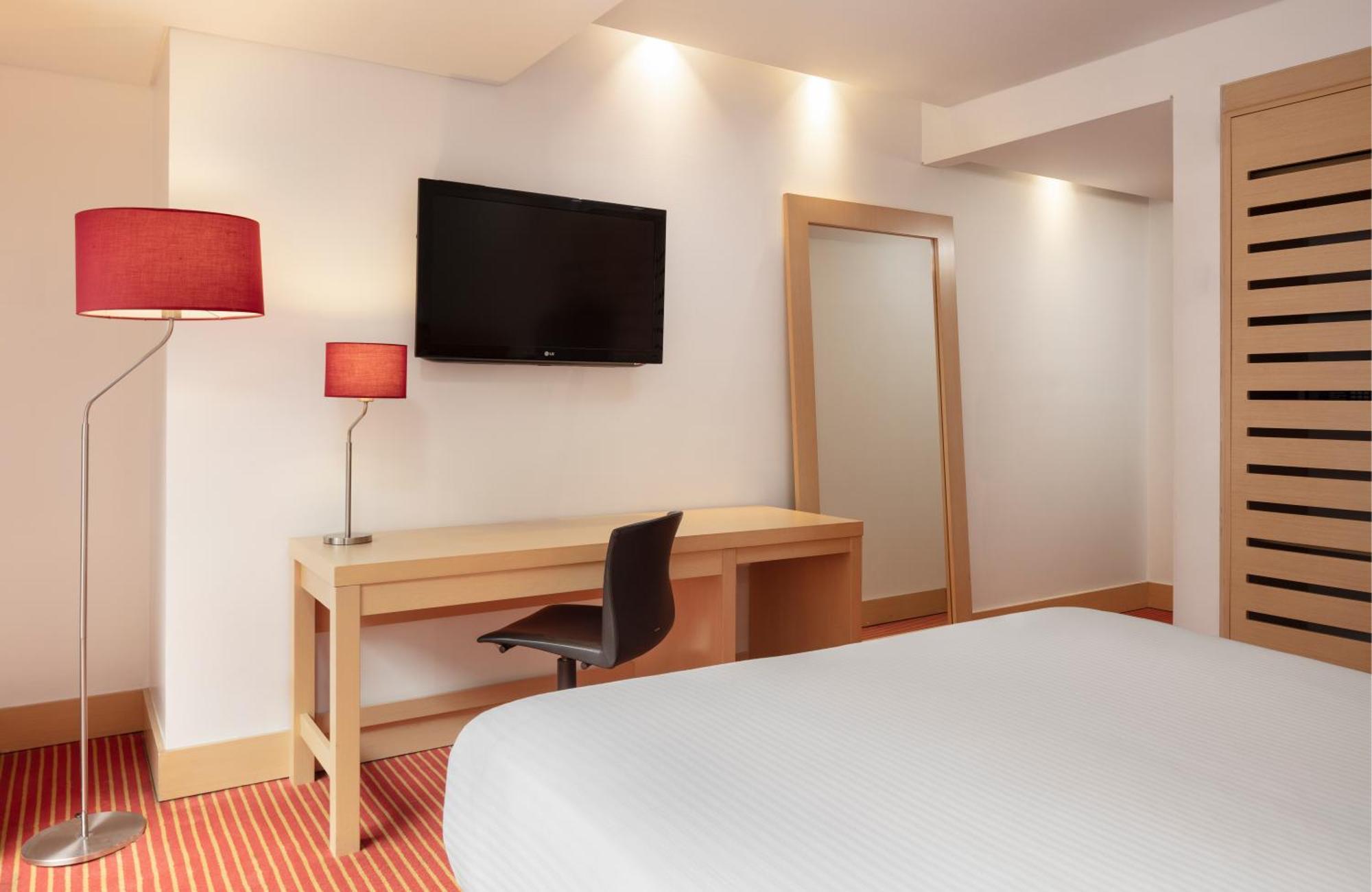 Fairfield By Marriott Embajada Hotel 4*