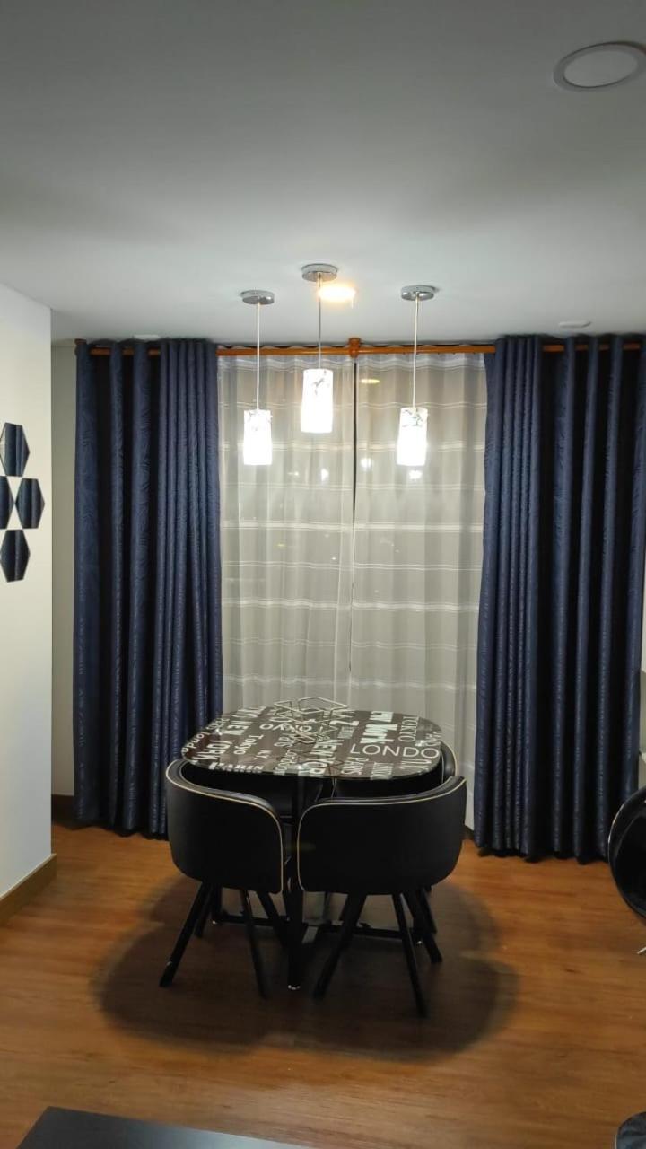 Queens Deluxe Apartment