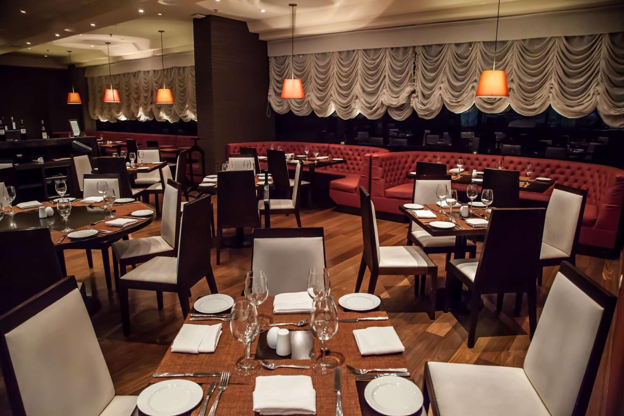 Doubletree By Hilton Parque 93 Hotel