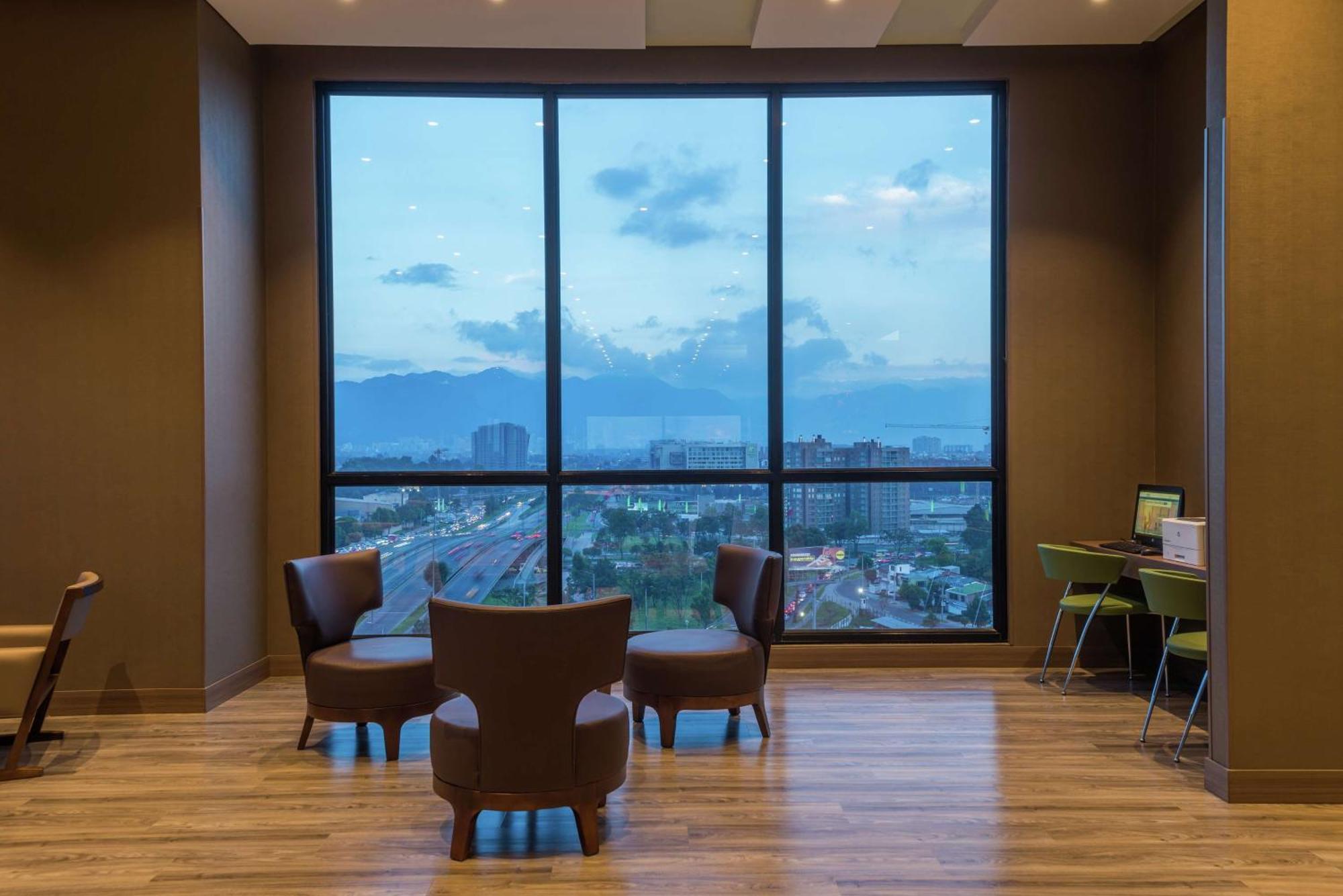 Hampton By Hilton Airport Hotel