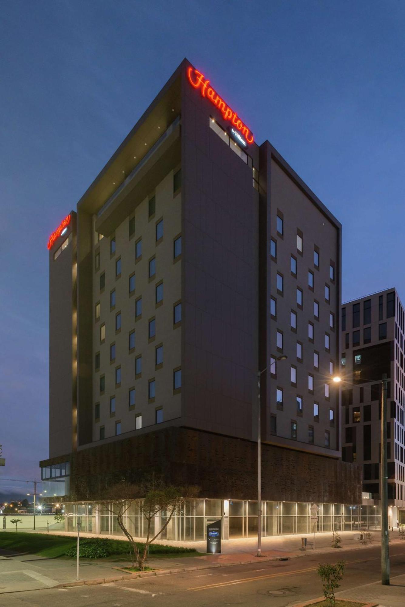 Hampton By Hilton Airport Hotel Bogota