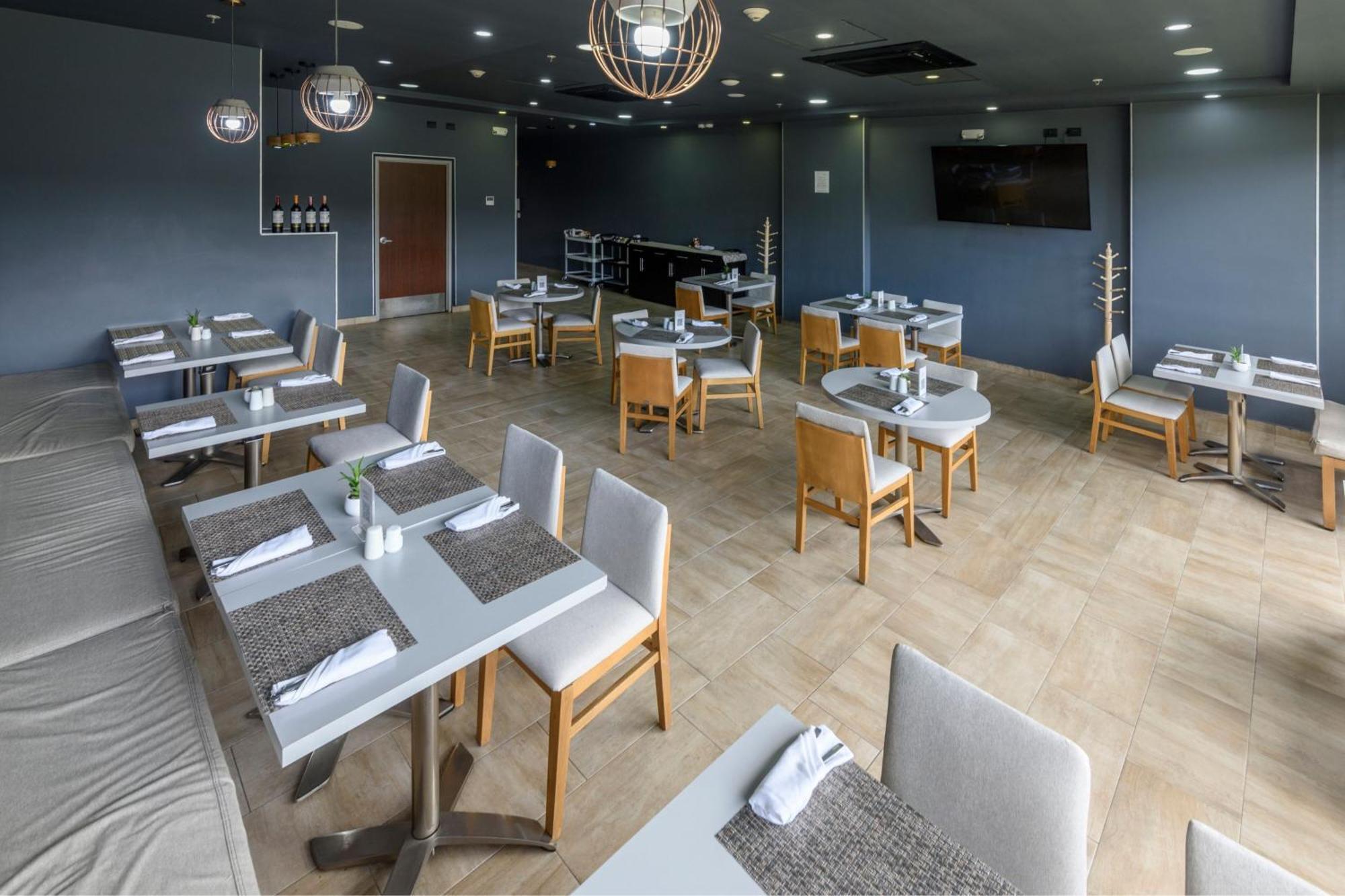Express By Marriott Aeropuerto Hotel 4*