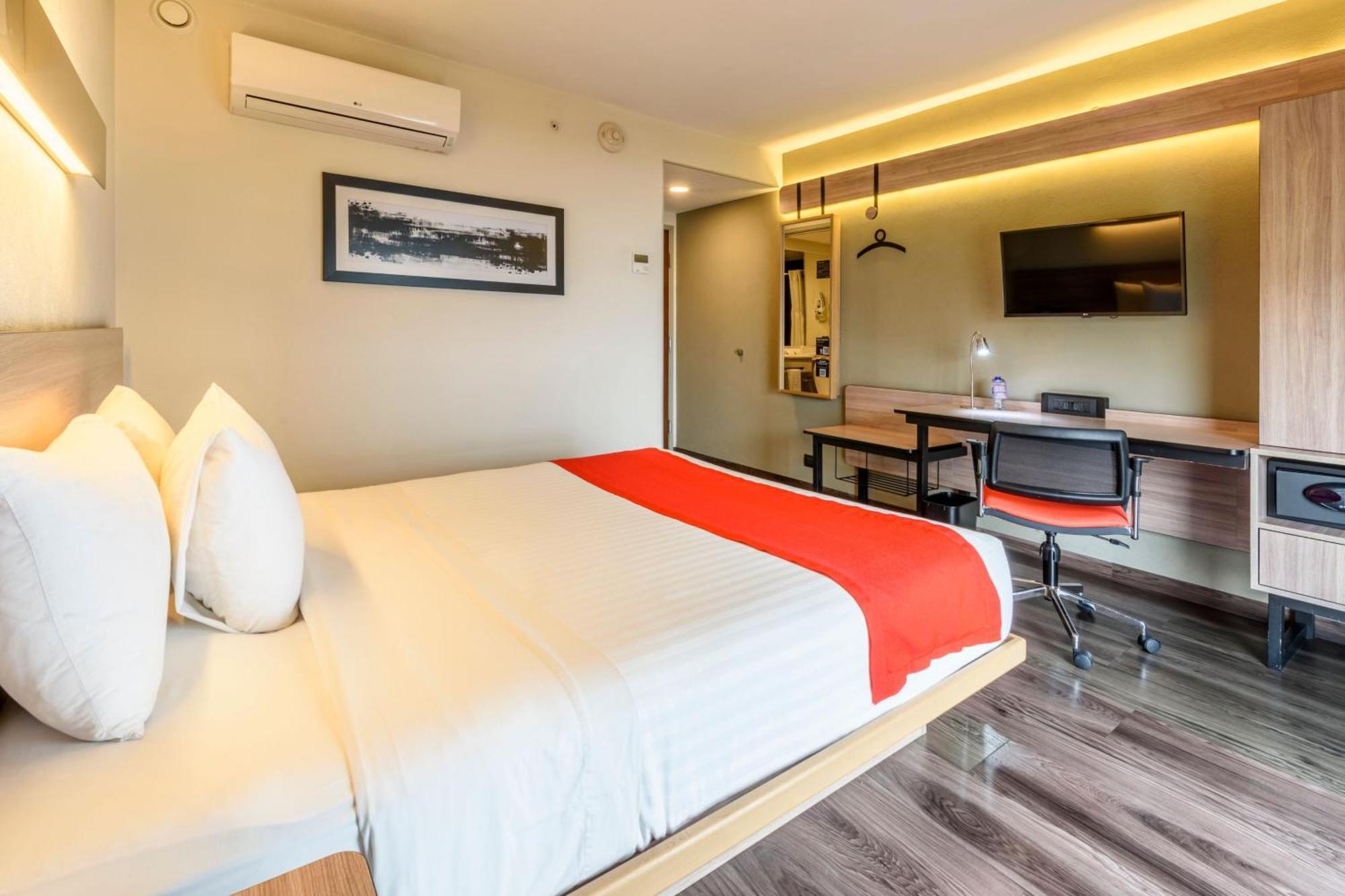 Hotel Express By Marriott Aeropuerto 4*