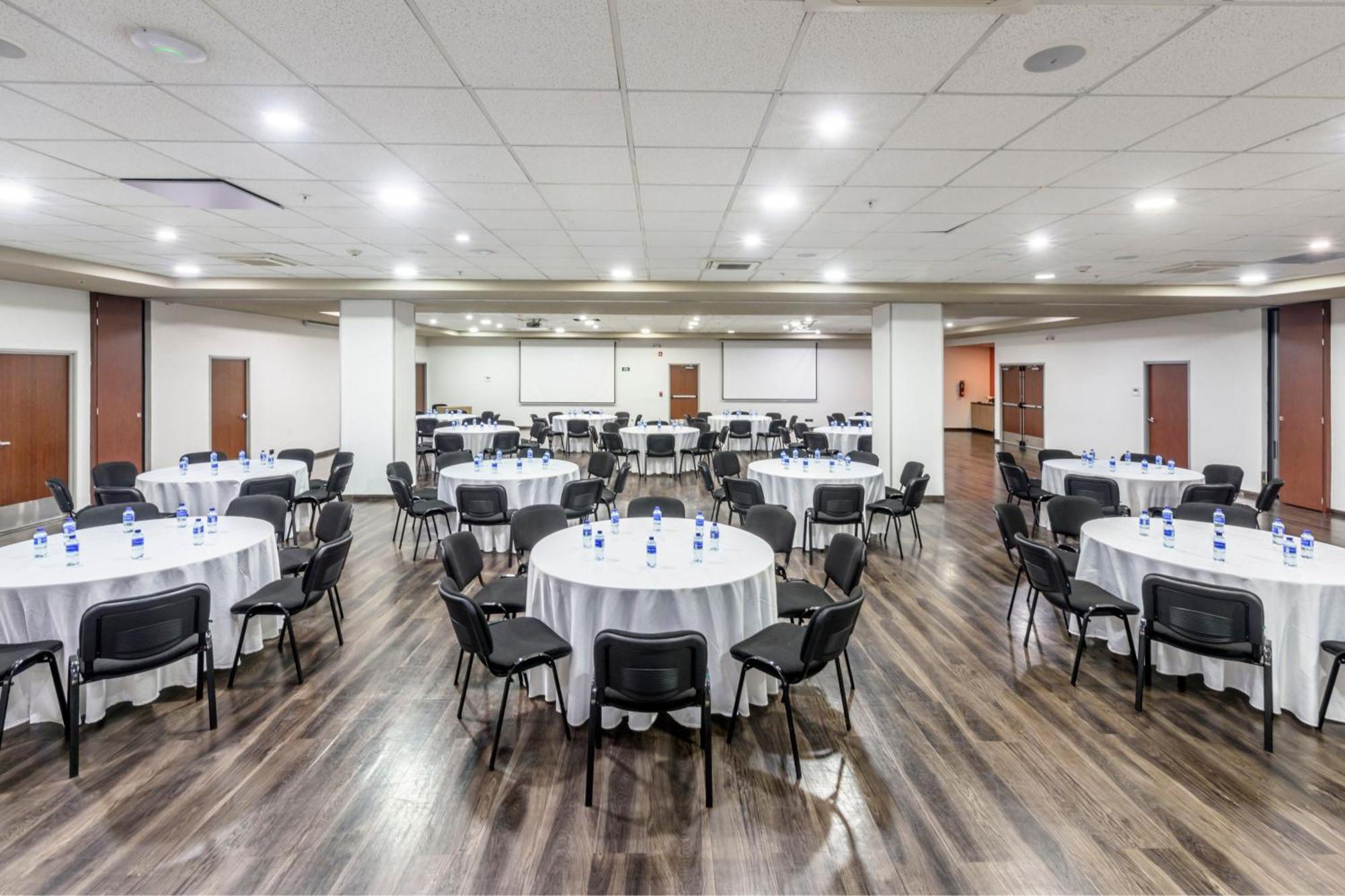 Express By Marriott Aeropuerto Hotel 4*