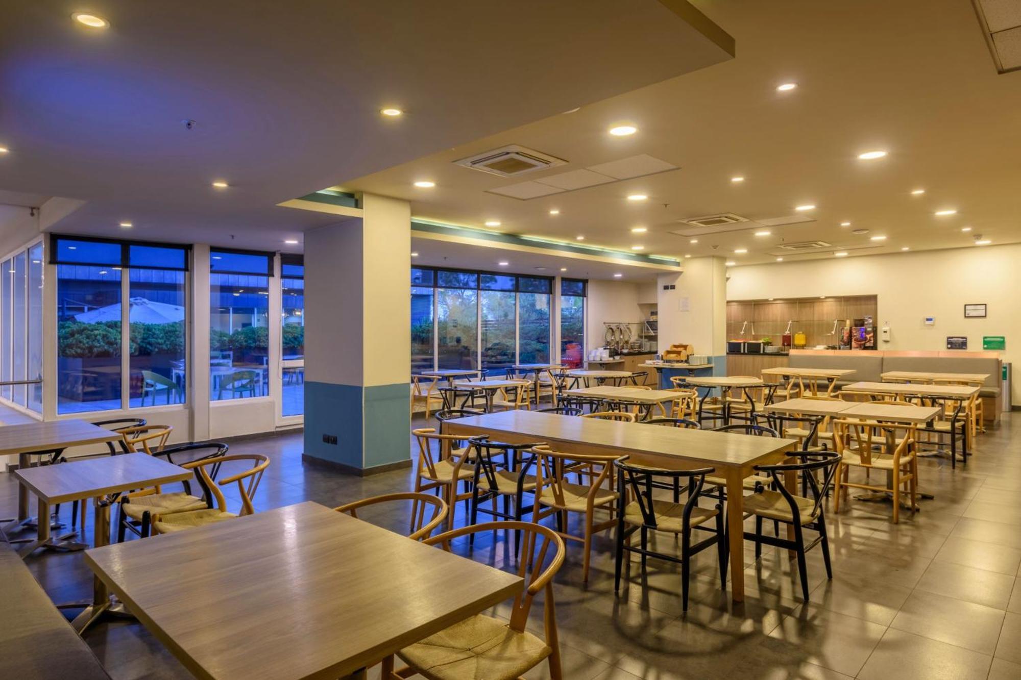 Hotel Express By Marriott Aeropuerto Bogota