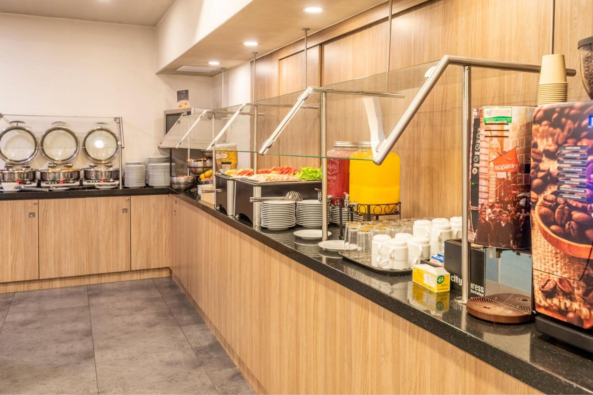 Express By Marriott Aeropuerto 4*