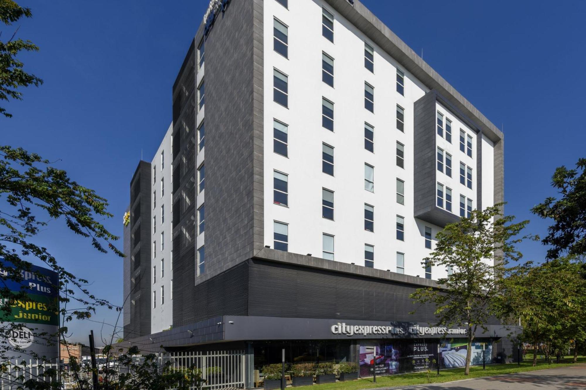 Hotel Express By Marriott Aeropuerto 4*