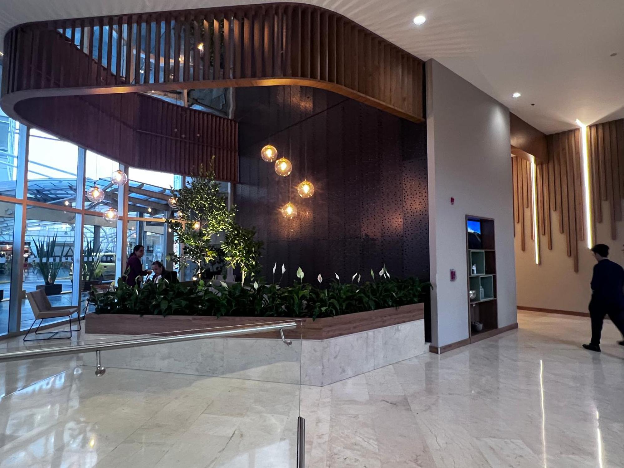 Airport By Ihg Hotel 4*