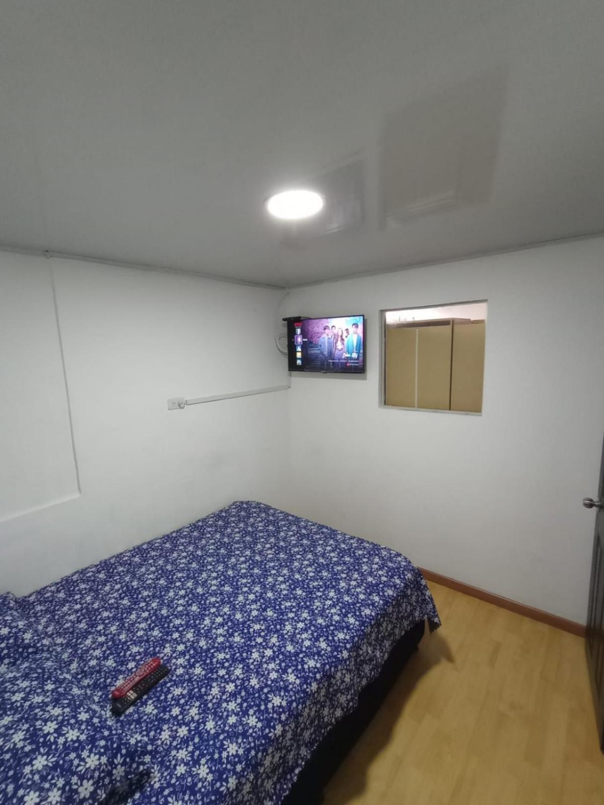 Apartamento Cerca Al Club Militar Embajada Americana, Corferias 502