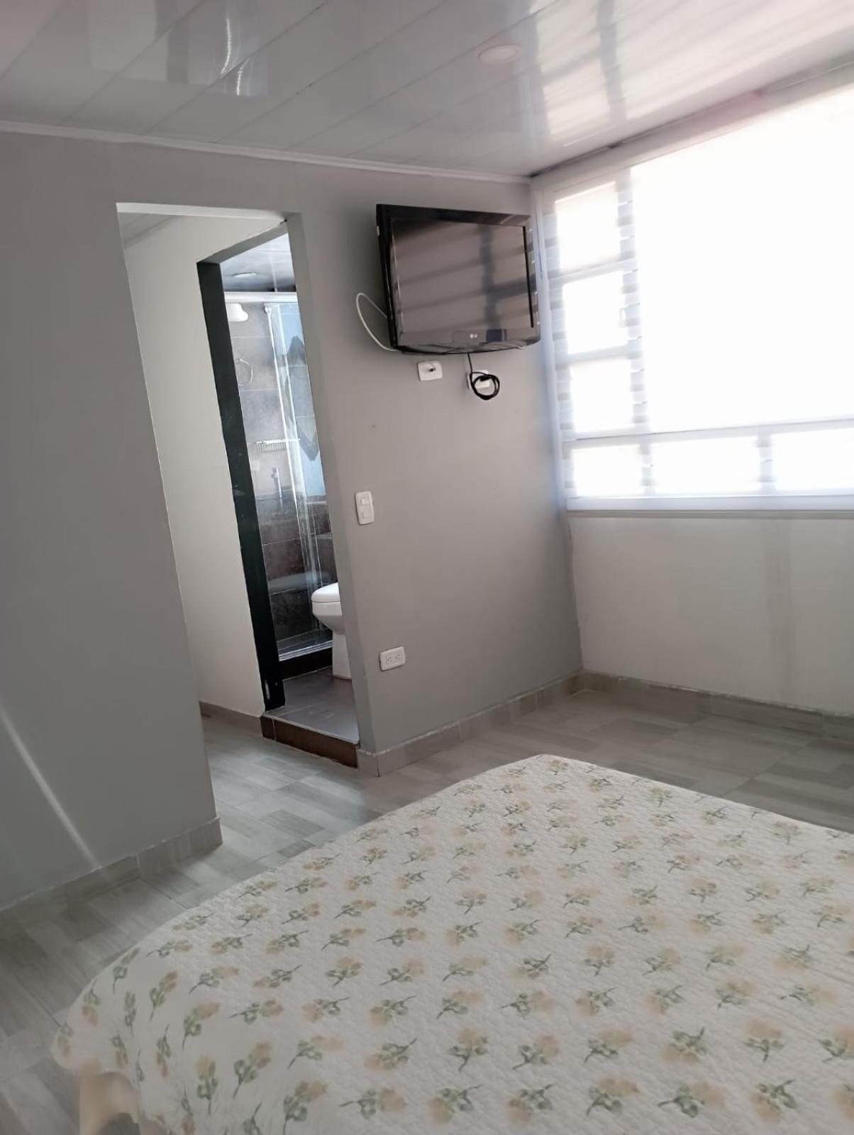 Edificio La Estrella Homestay *