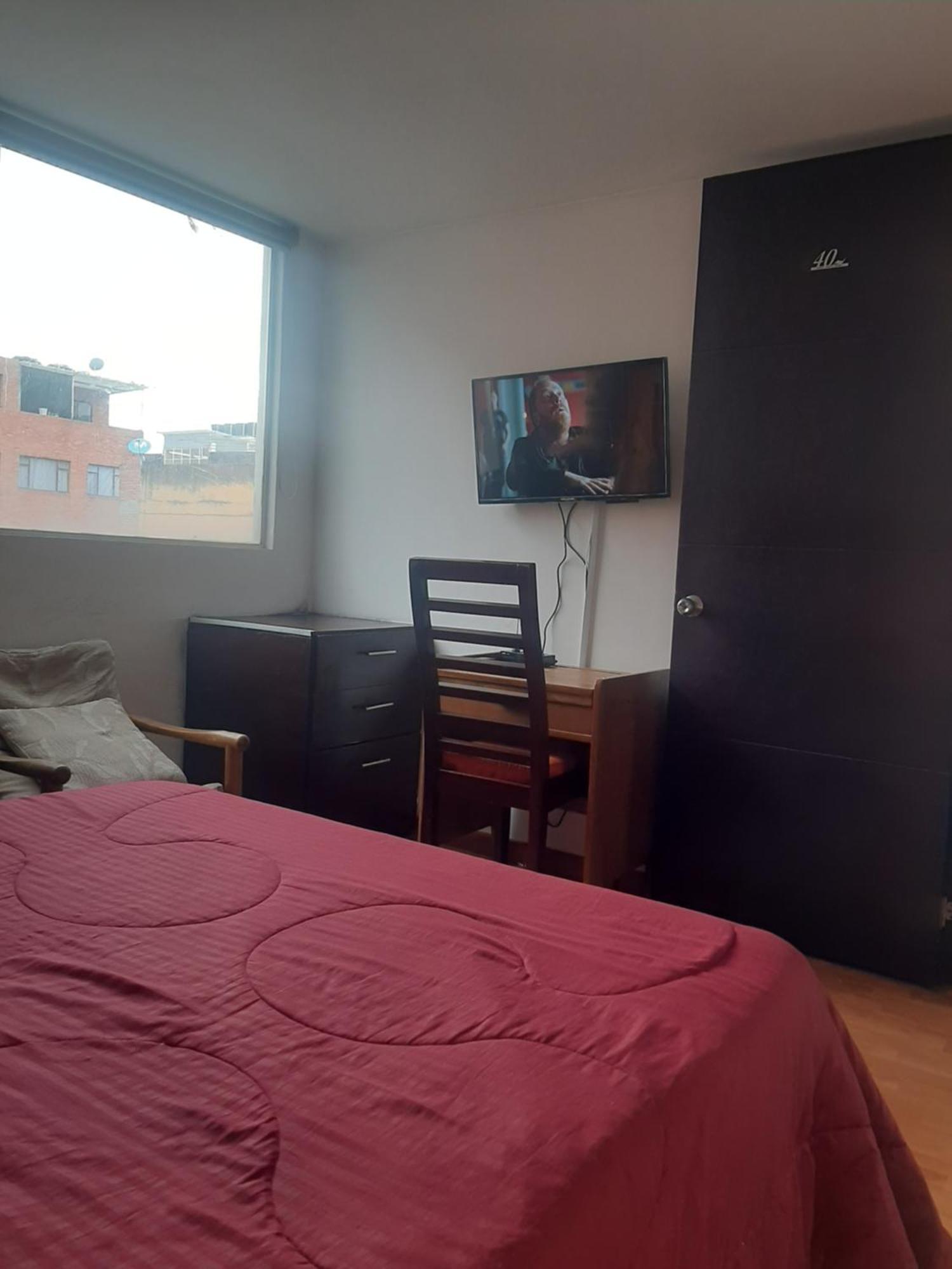 Sector De Corferias , Y A 5 Cuadras, Embajada Americana 10 Cuadras, Cerca Al Can , G 12 , Universidad Nacional , Aeropuerto A 2 Cuadras Estacion Ciudad Universitaria Marque-tresdiecisietecincoveintisieteveintiseistreintayu Apartment *