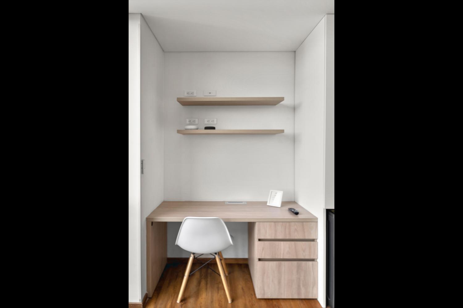 Fh - Minimalist Studio In Chico -