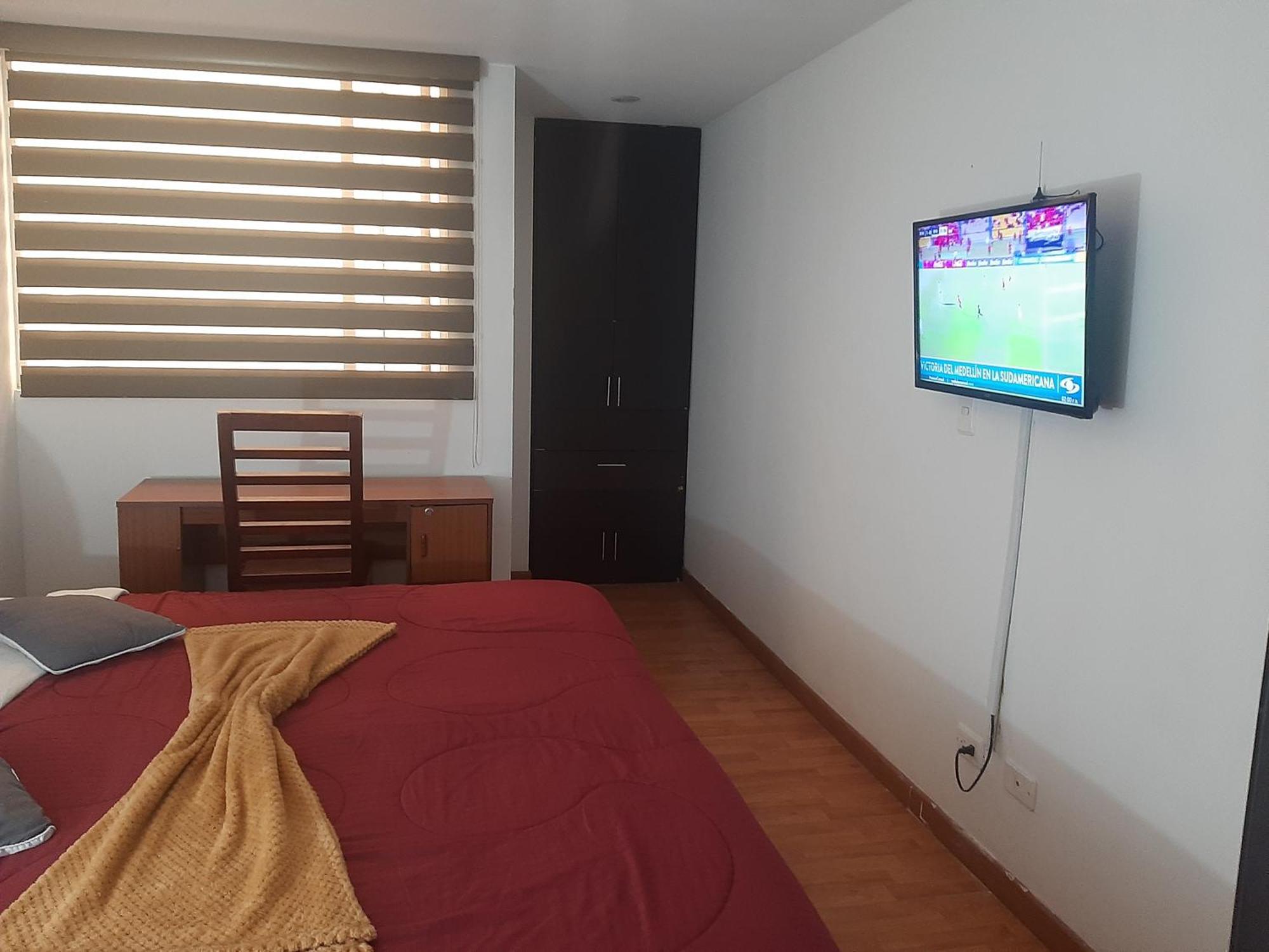 Apartment Sector De Corferias , Y A 5 Cuadras, Embajada Americana 10 Cuadras, Cerca Al Can , G 12 , Universidad Nacional , Aeropuerto A 2 Cuadras Estacion Ciudad Universitaria Marque-tresdiecisietecincoveintisieteveintiseistreintayu