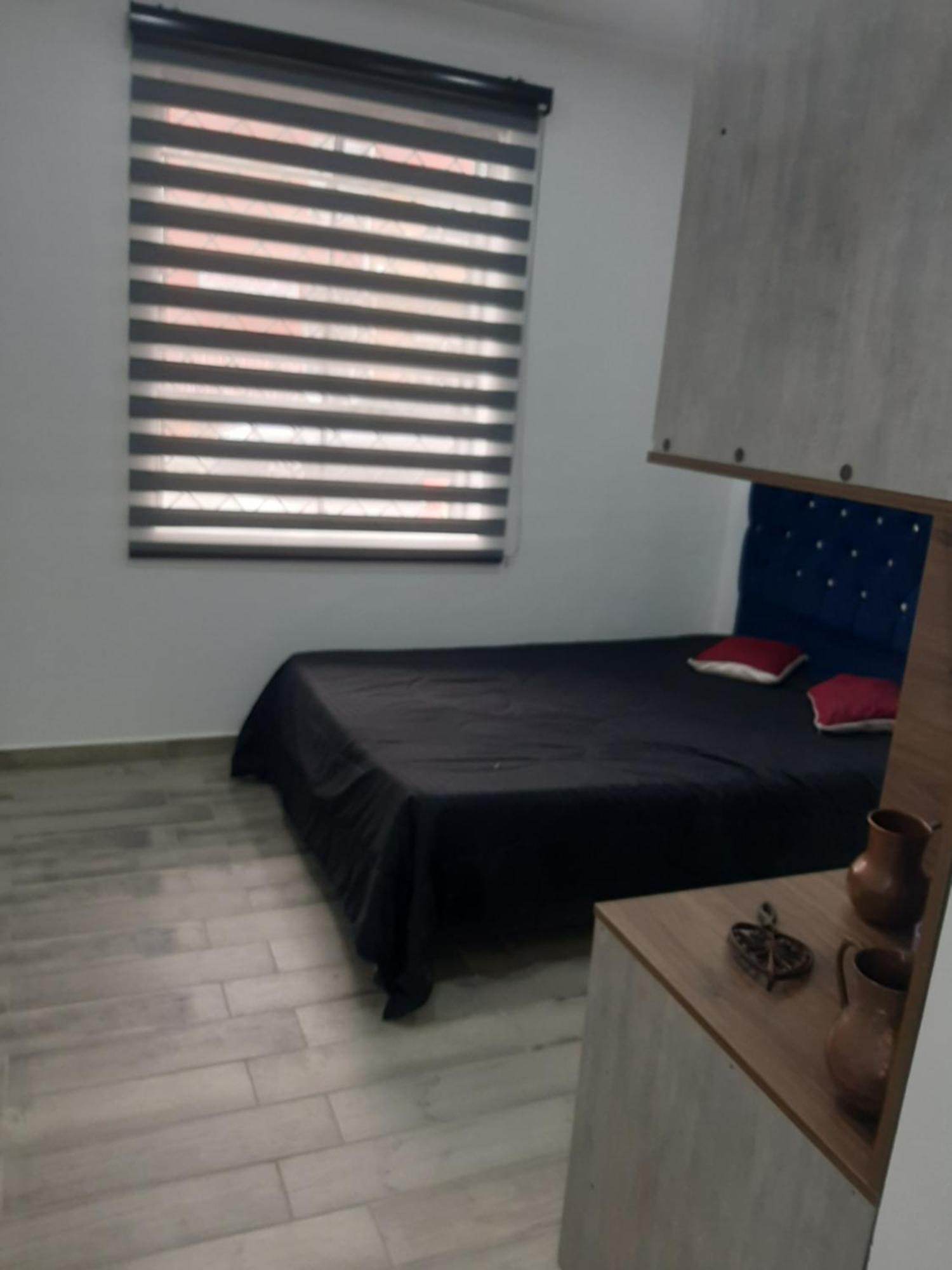 Sector De Corferias , Y A 5 Cuadras, Embajada Americana 10 Cuadras, Cerca Al Can , G 12 , Universidad Nacional , Aeropuerto A 2 Cuadras Estacion Ciudad Universitaria Marque-tresdiecisietecincoveintisieteveintiseistreintayu Apartment *