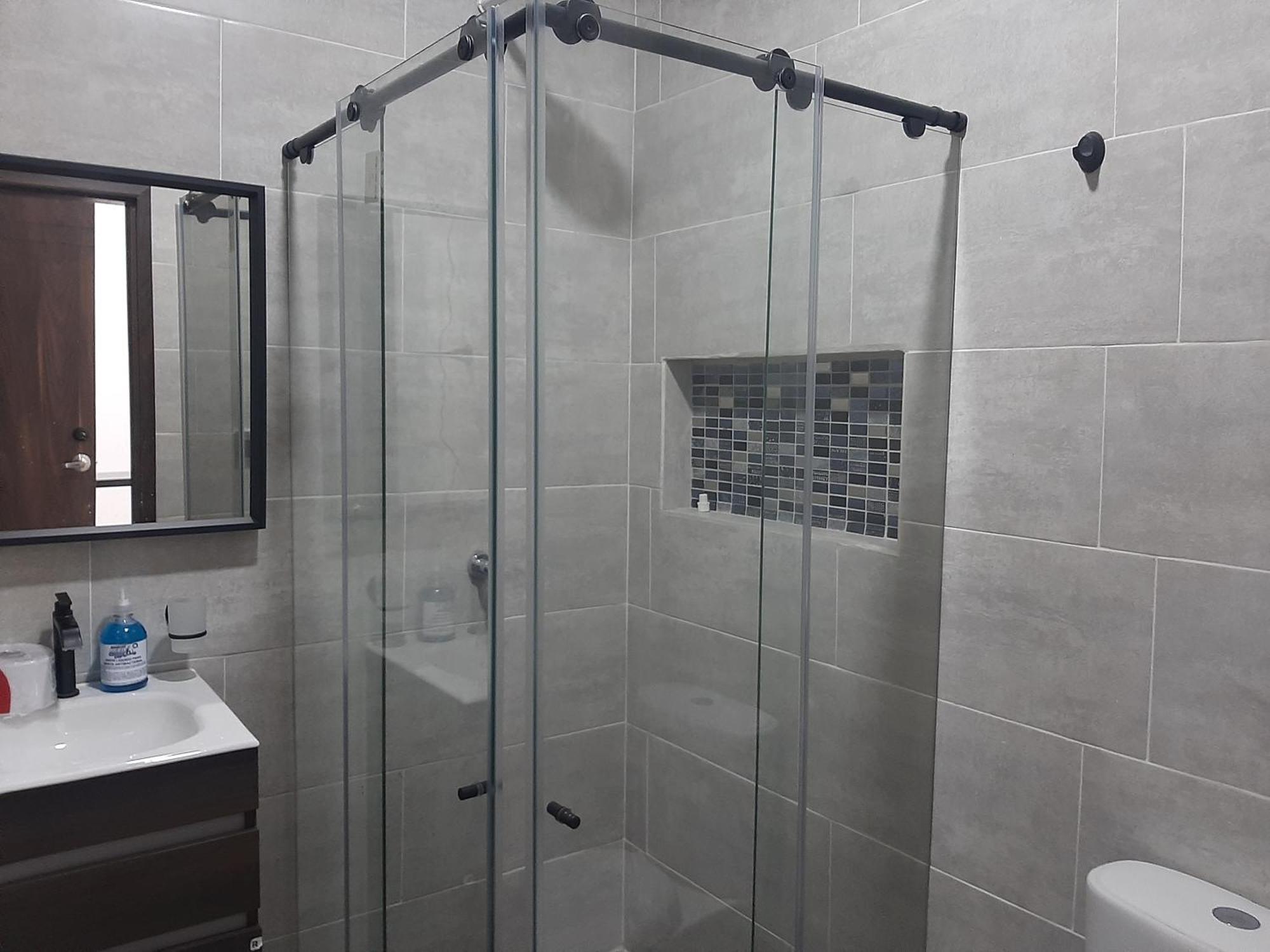 Sector De Corferias , Y A 5 Cuadras, Embajada Americana 10 Cuadras, Cerca Al Can , G 12 , Universidad Nacional , Aeropuerto A 2 Cuadras Estacion Ciudad Universitaria Marque-tresdiecisietecincoveintisieteveintiseistreintayu Apartment Bogota