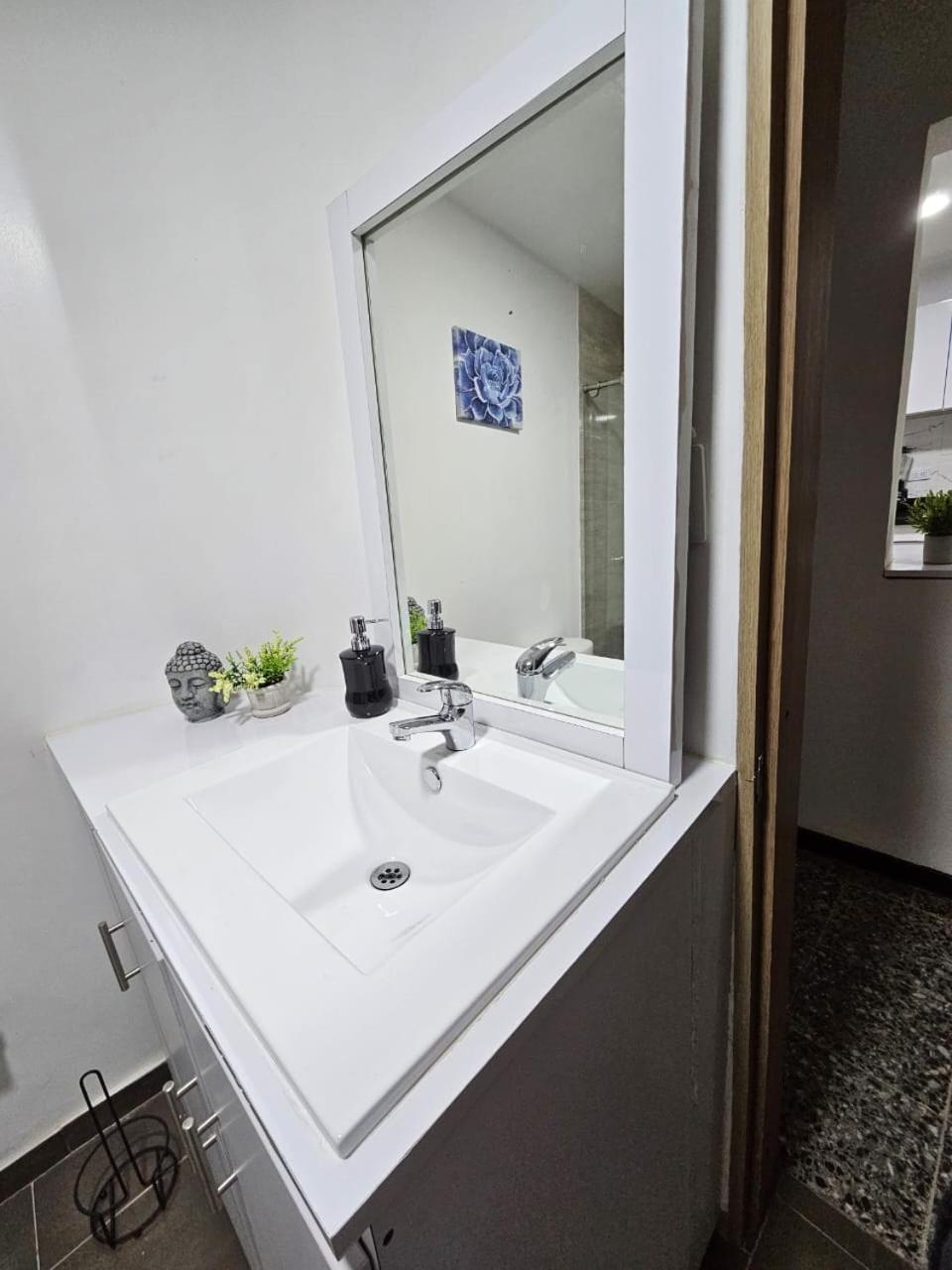 Hb 2 J Vargas Guest house *