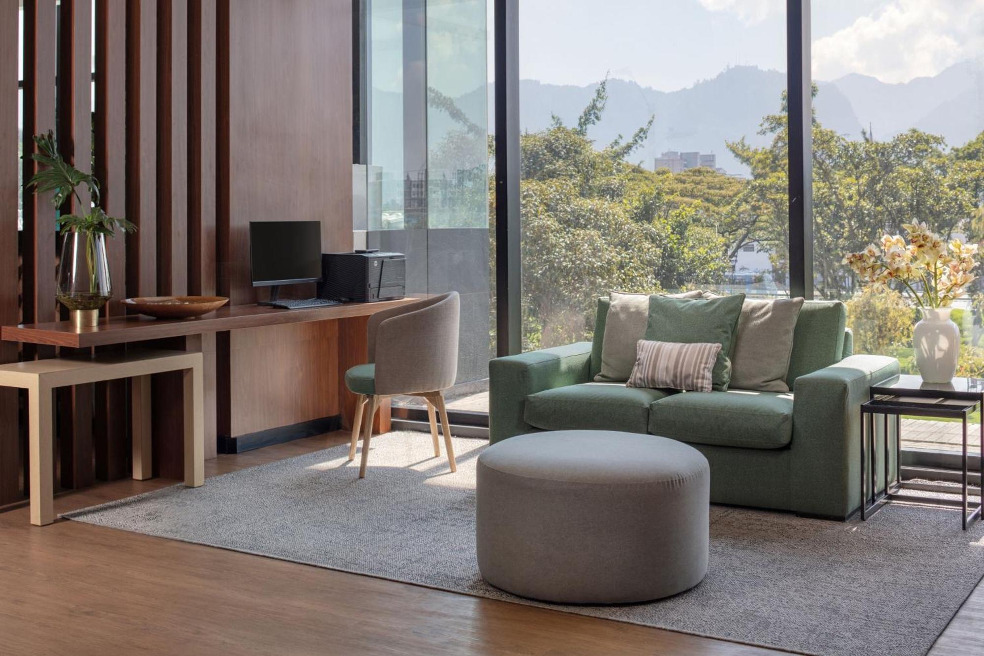 Fairfield By Marriott Embajada Hotel