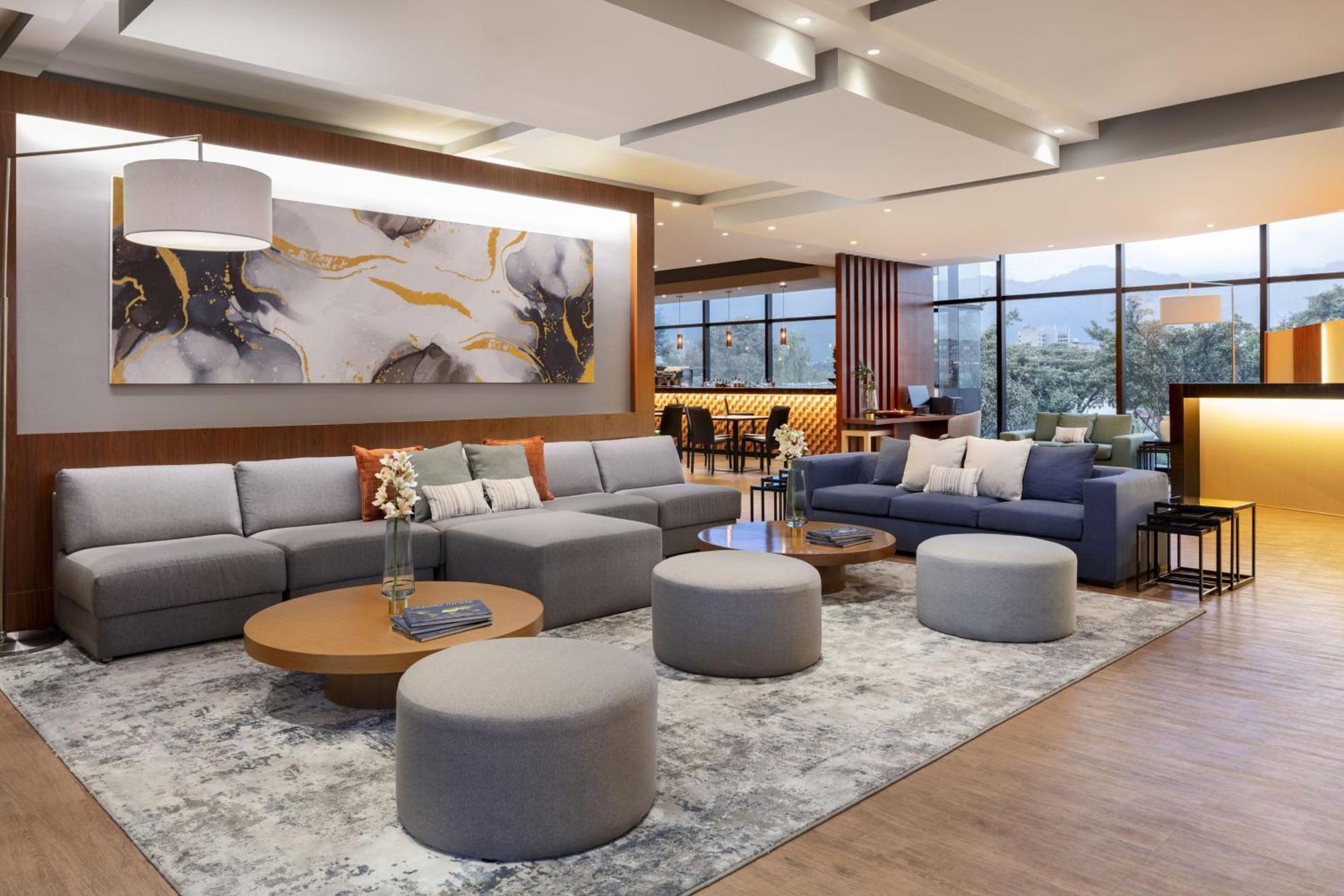 Fairfield By Marriott Embajada 4*