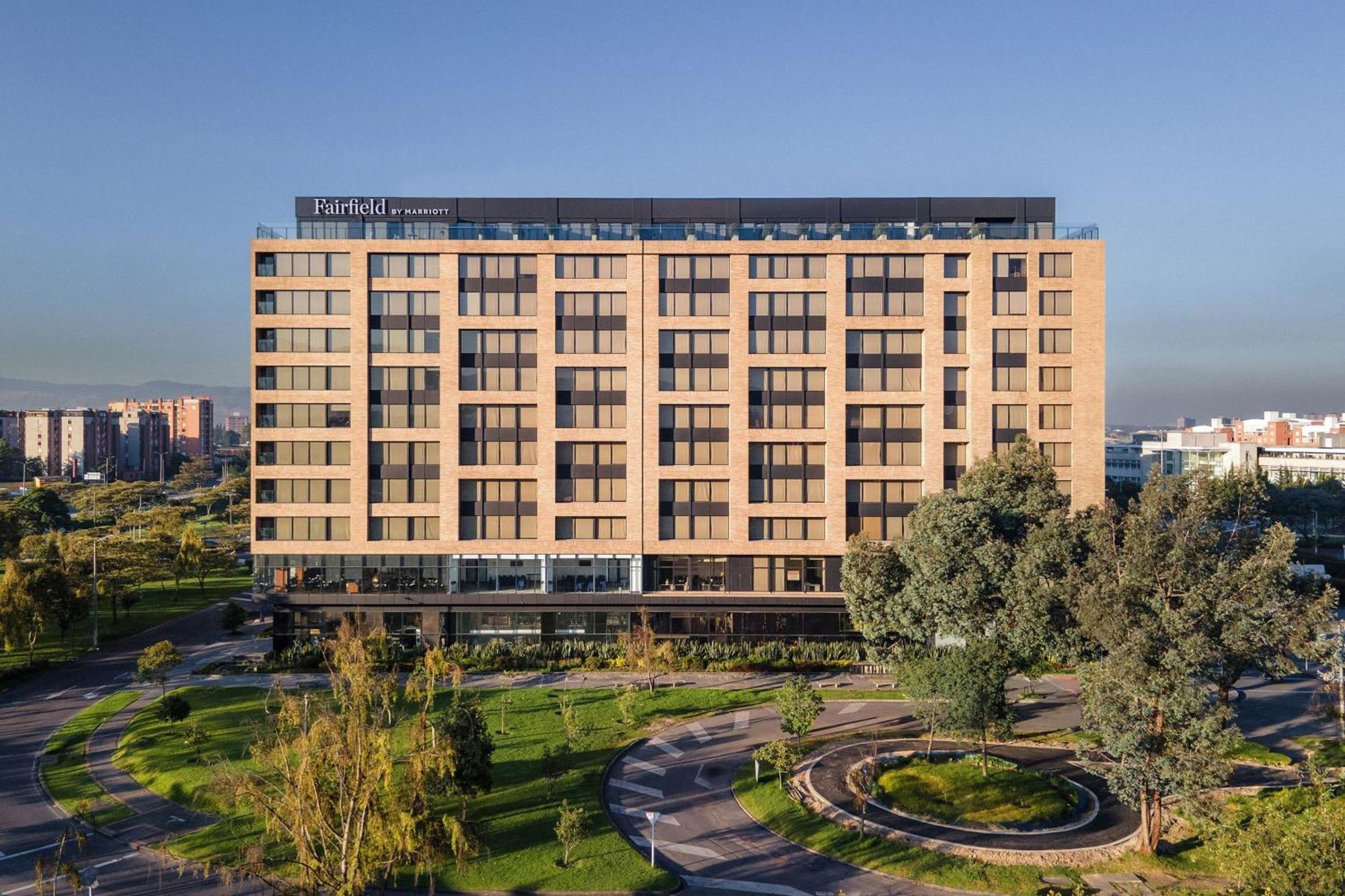 Fairfield By Marriott Embajada Hotel 4*