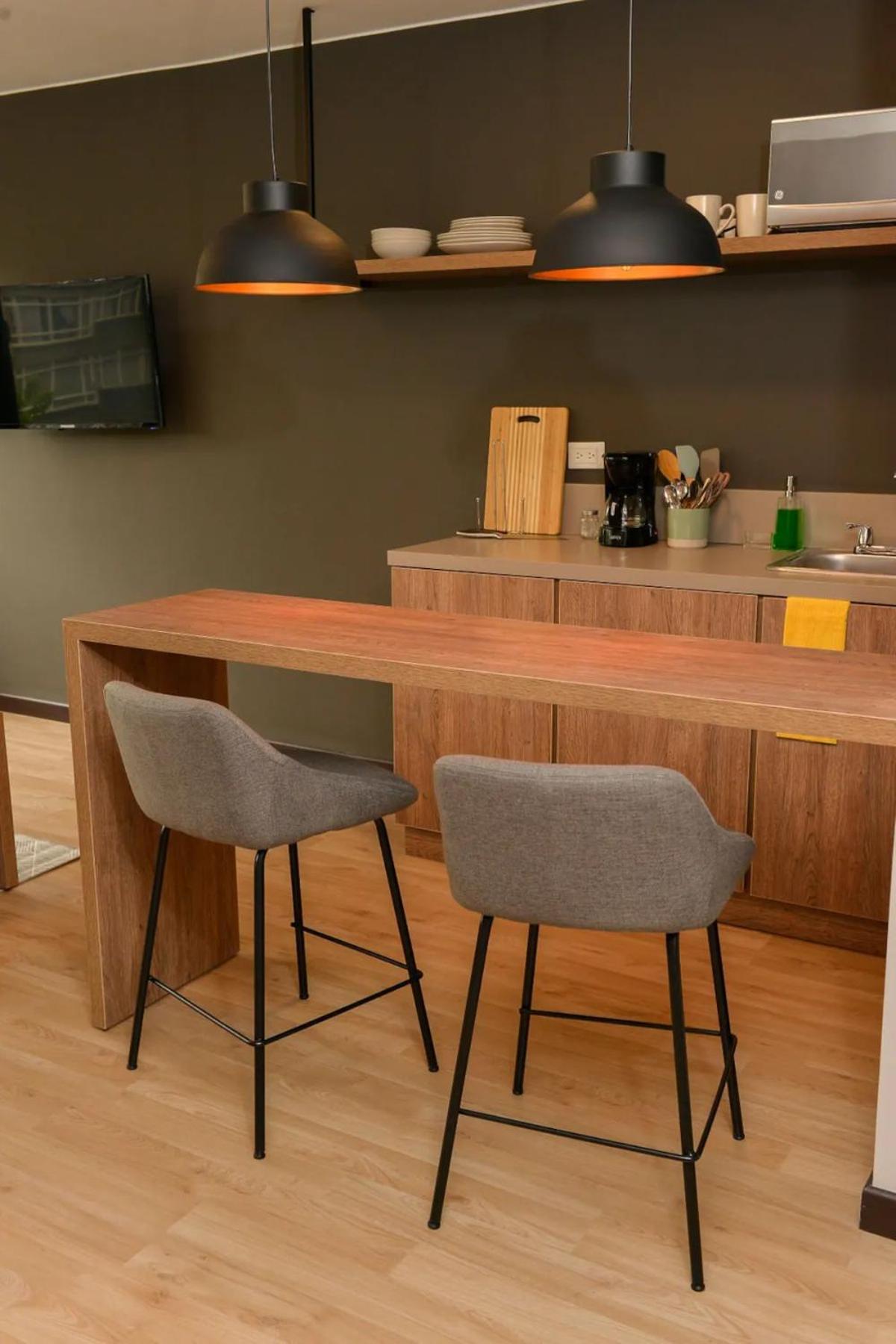 Great Space In Perfect Area! Walk Everywhere! Bogota