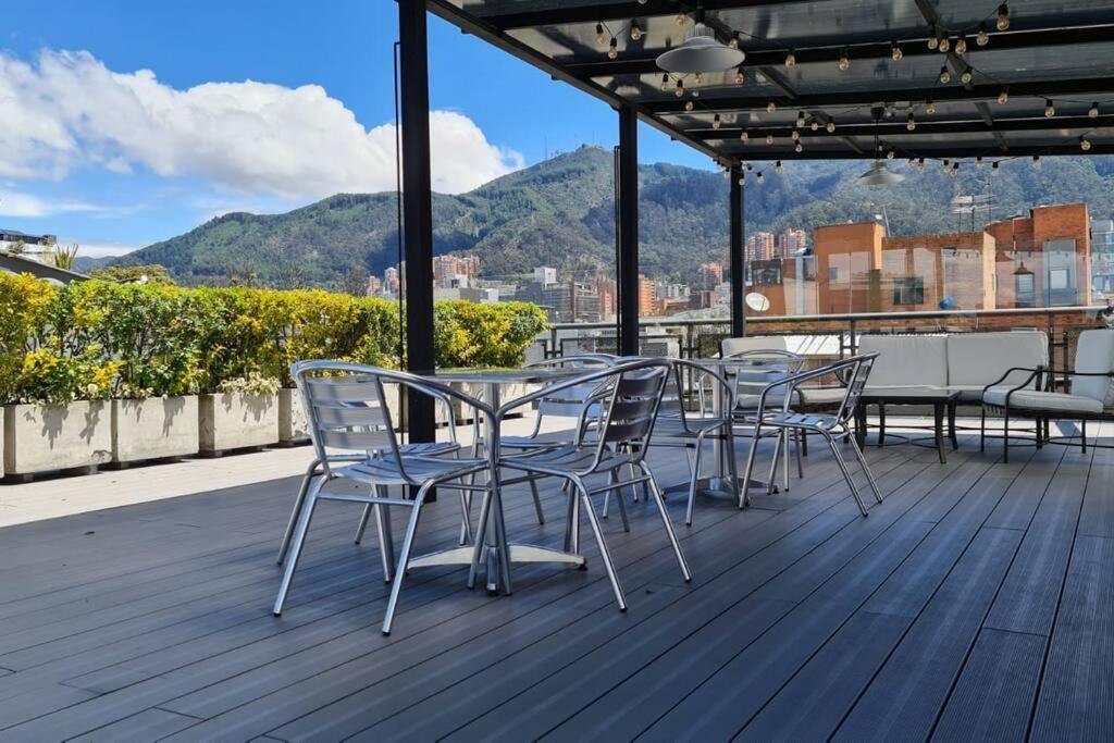 Apartment Great Space In Perfect Area! Walk Everywhere! *