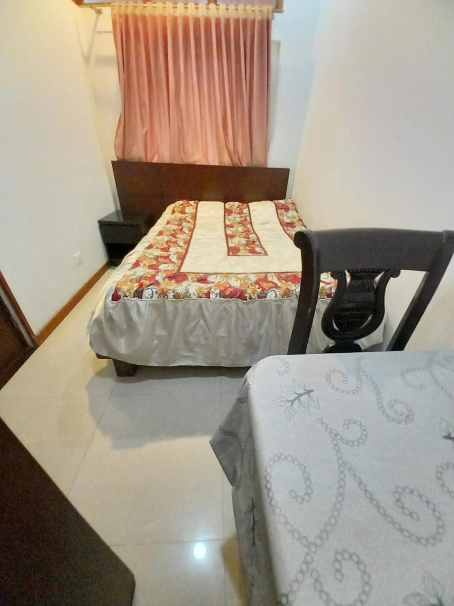 Homestay Amplia Casa Familiar Bogota