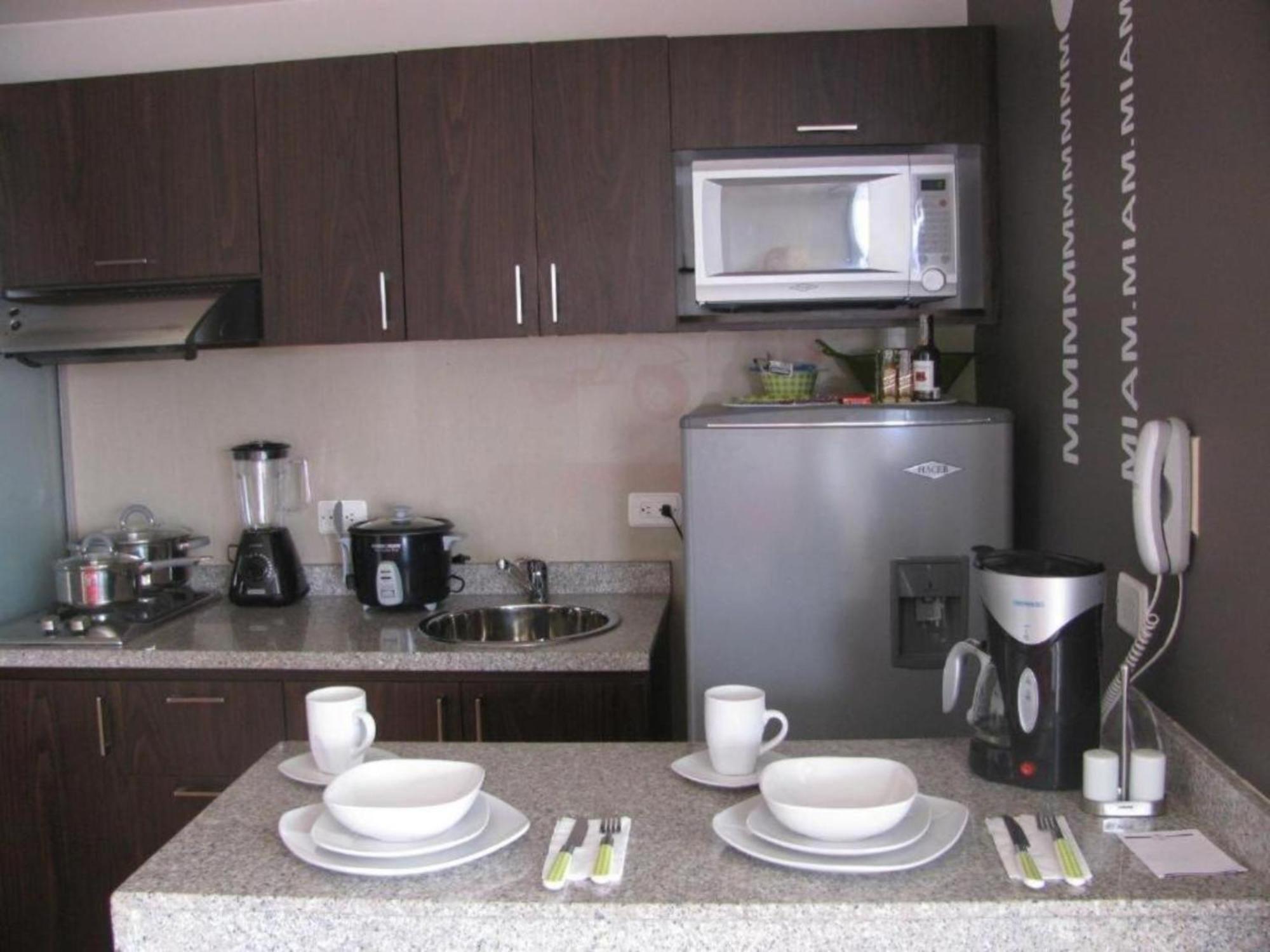 Regency La Feria Hotel