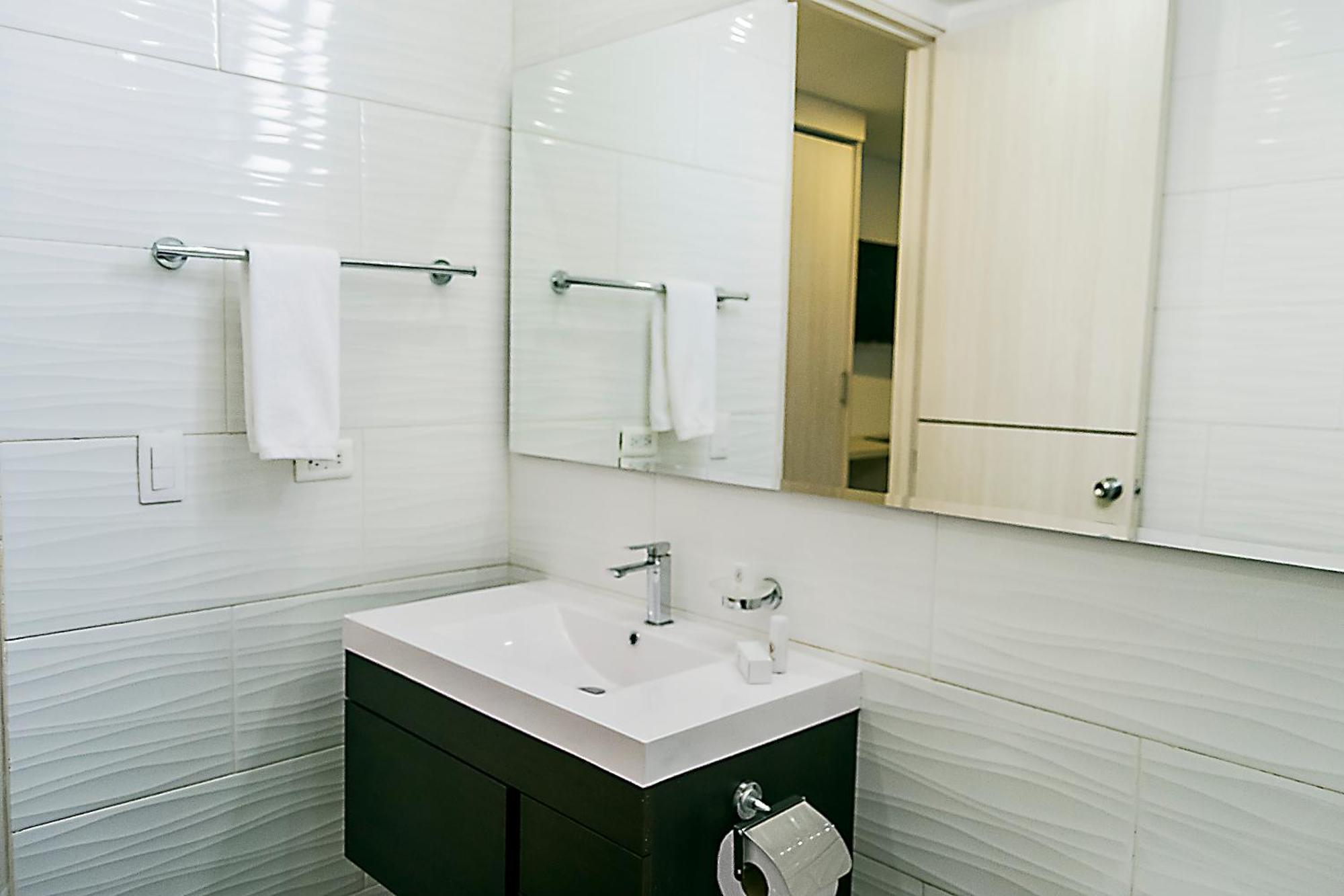Regency Boutique La Feria
