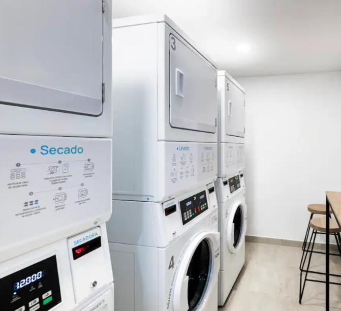 Exclusivos Aptos Amoblados En El Edificio Cabrera 85-12 * Bogota
