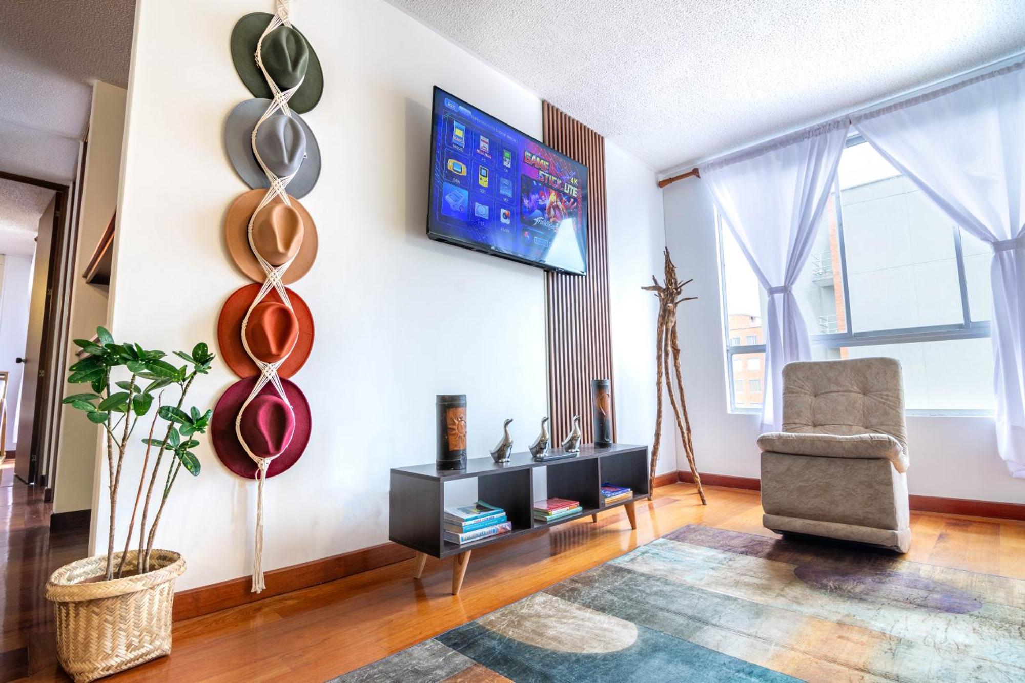 Escape, Brand New Flat With Wooden Accent In Upper Class Neighborhood In Apartment