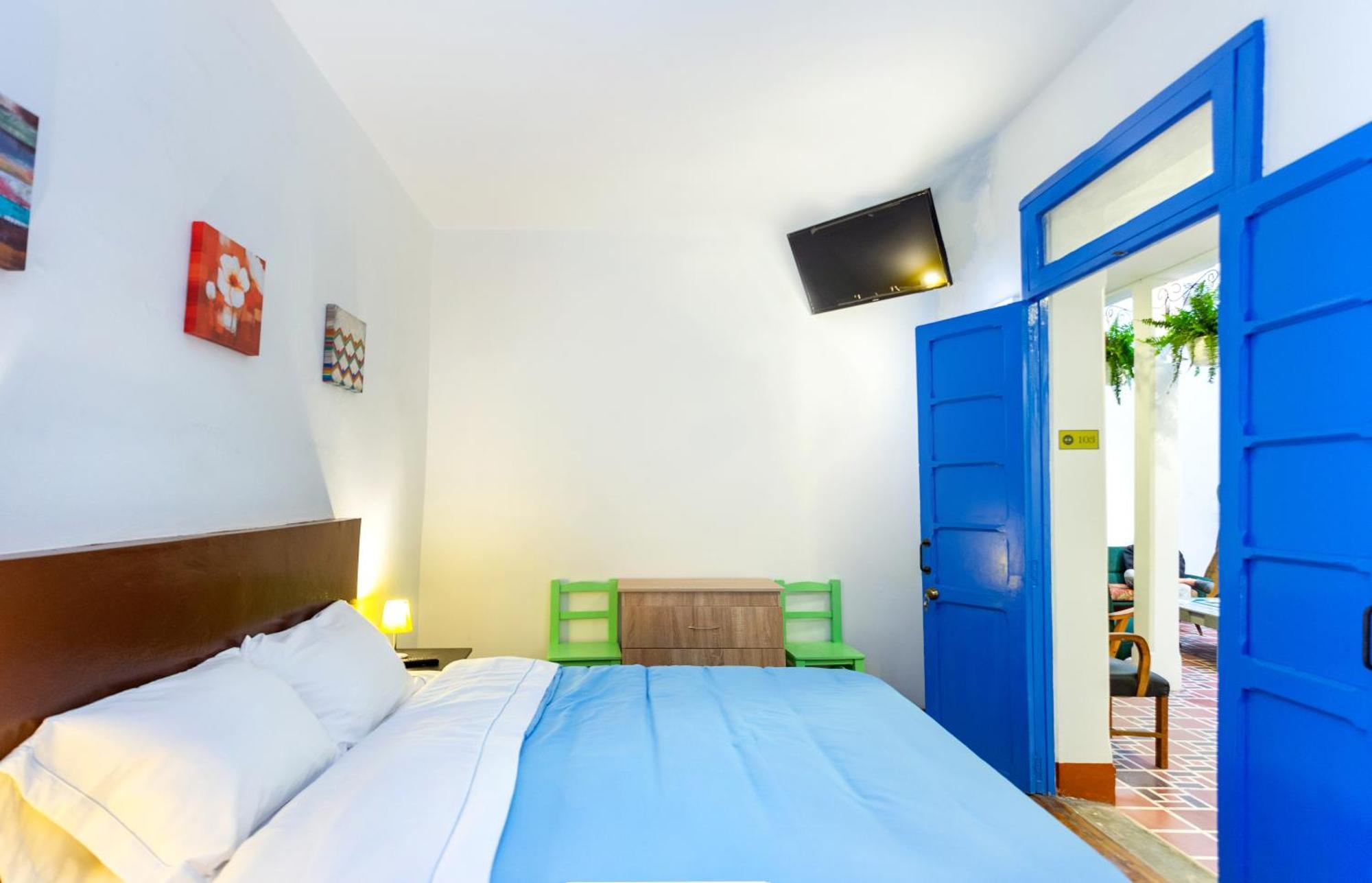 Granada Hostel *