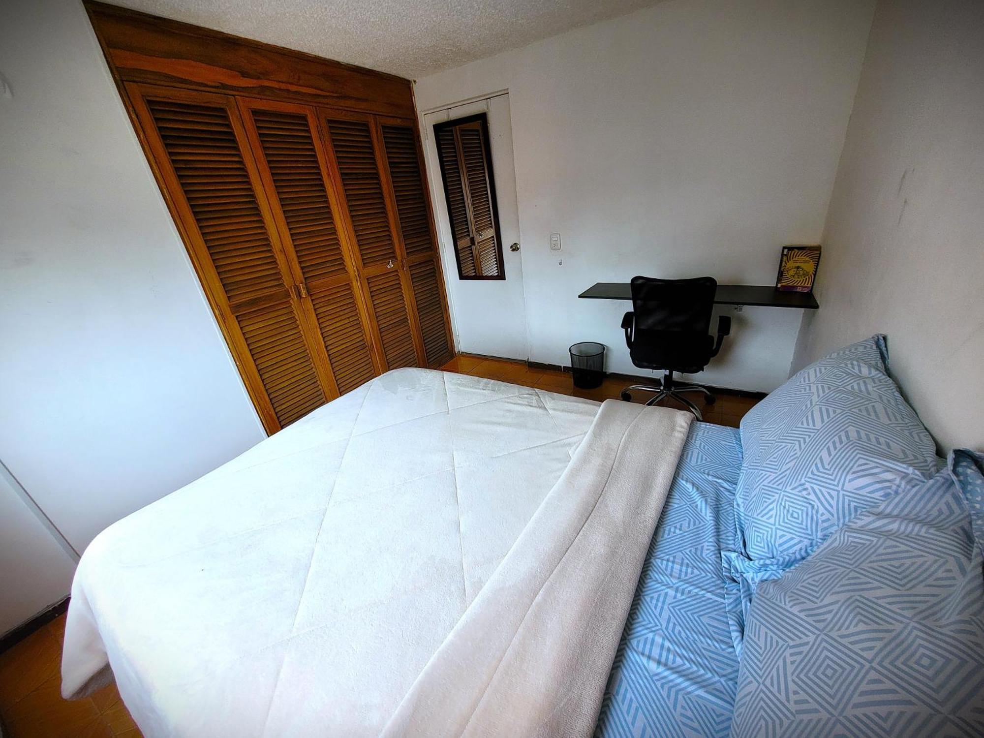 Lovely Private In In Cedritos Homestay