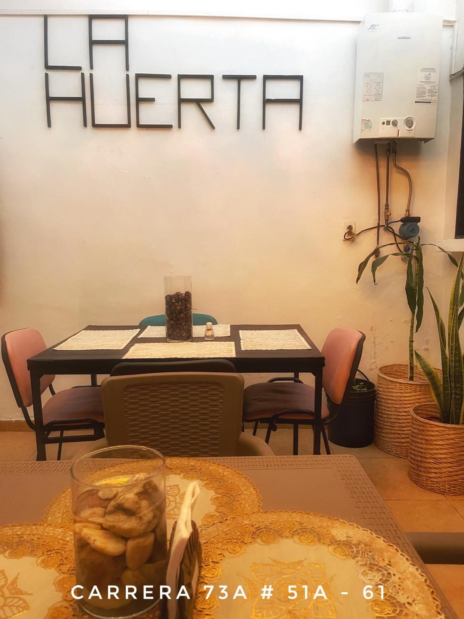 A 5 Minutos Del Aeropuerto El Dorado Homestay *