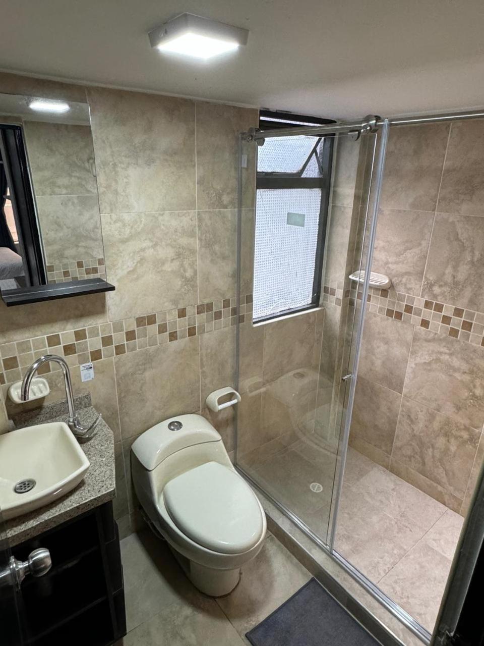 Hotel Gran Marquez, Y