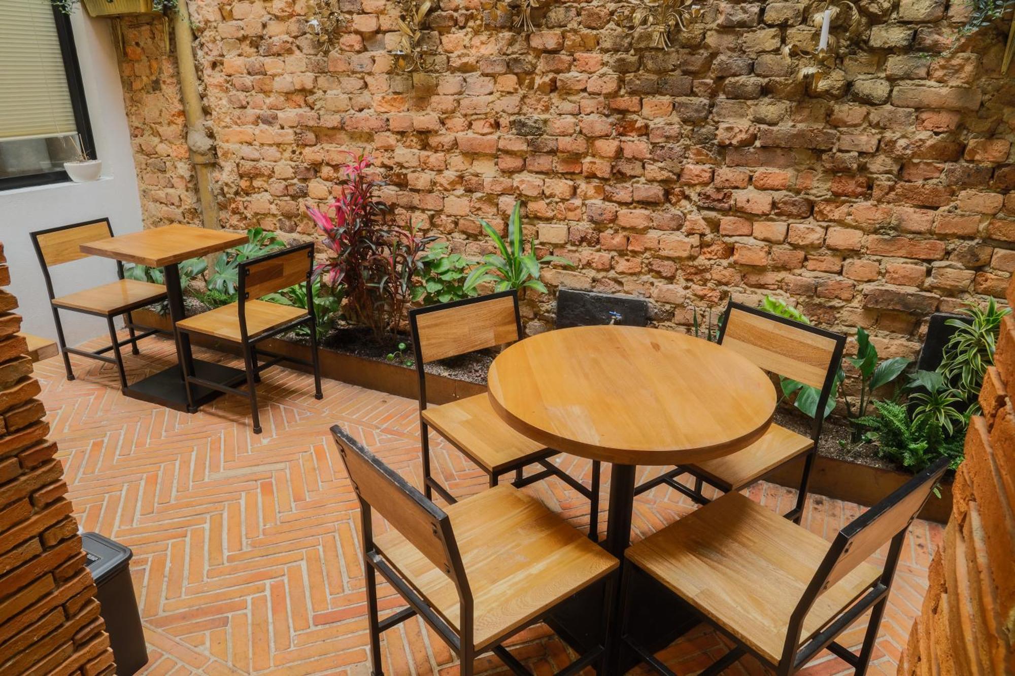 Aguas Bed & Breakfast *
