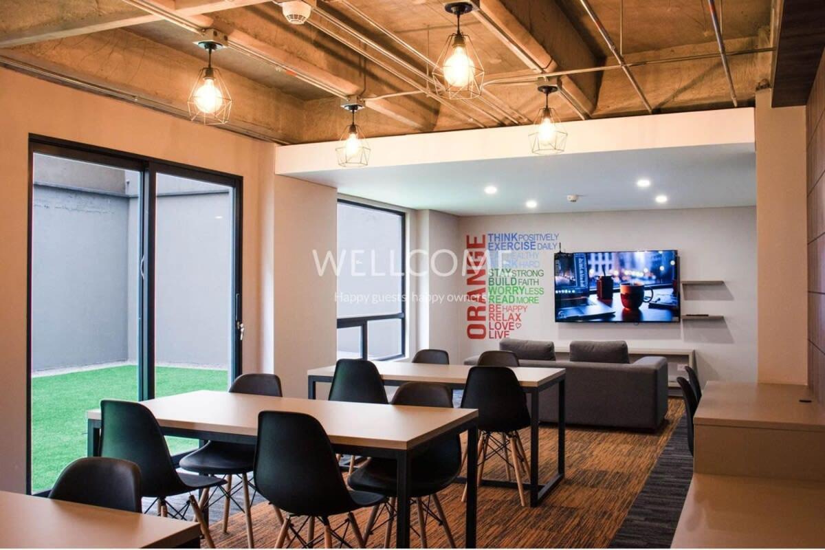 Luxury Loft In The International Center Of Apartment