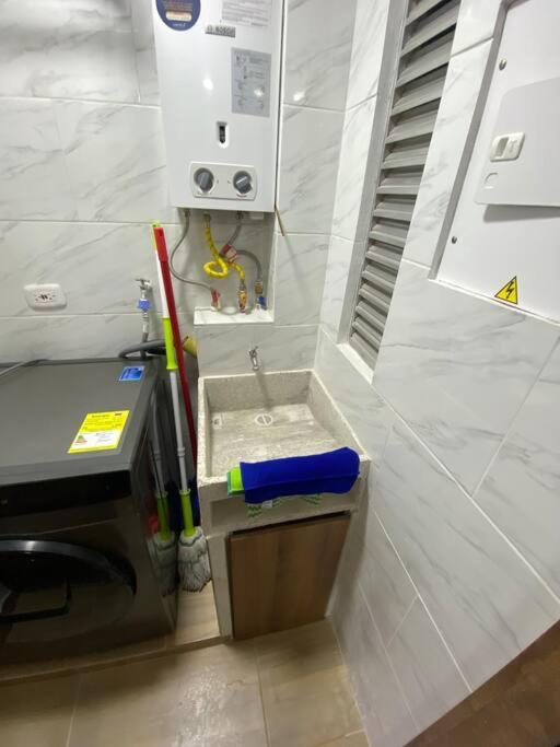 Apartamento De Lujo Fontibon Cerca Al Aeropuerto Y Terminal De Transportes Apartamento *