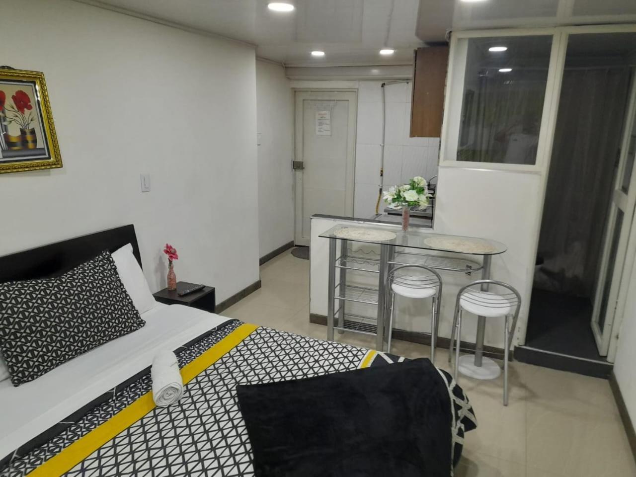 A 15 Minutos Aeropuerto Sector Muy Tranquilo Apartment