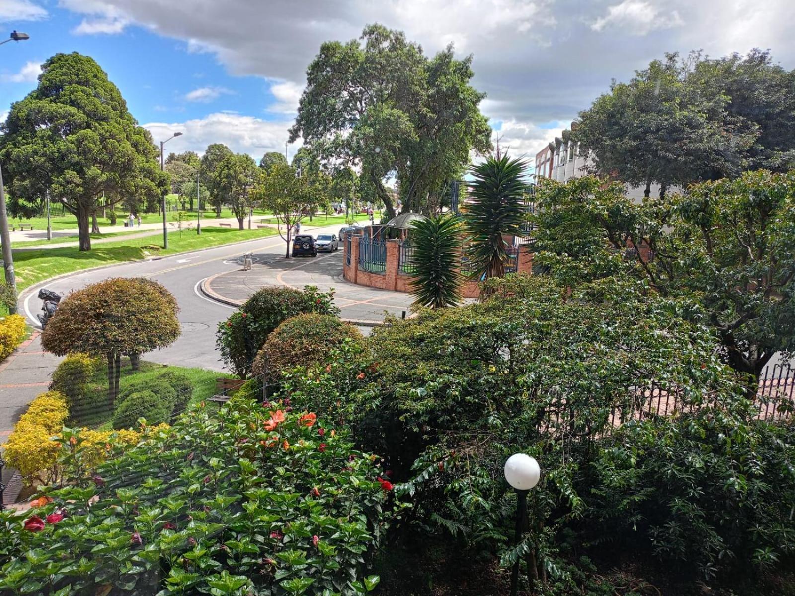Linda Ciudad Salitre Homestay