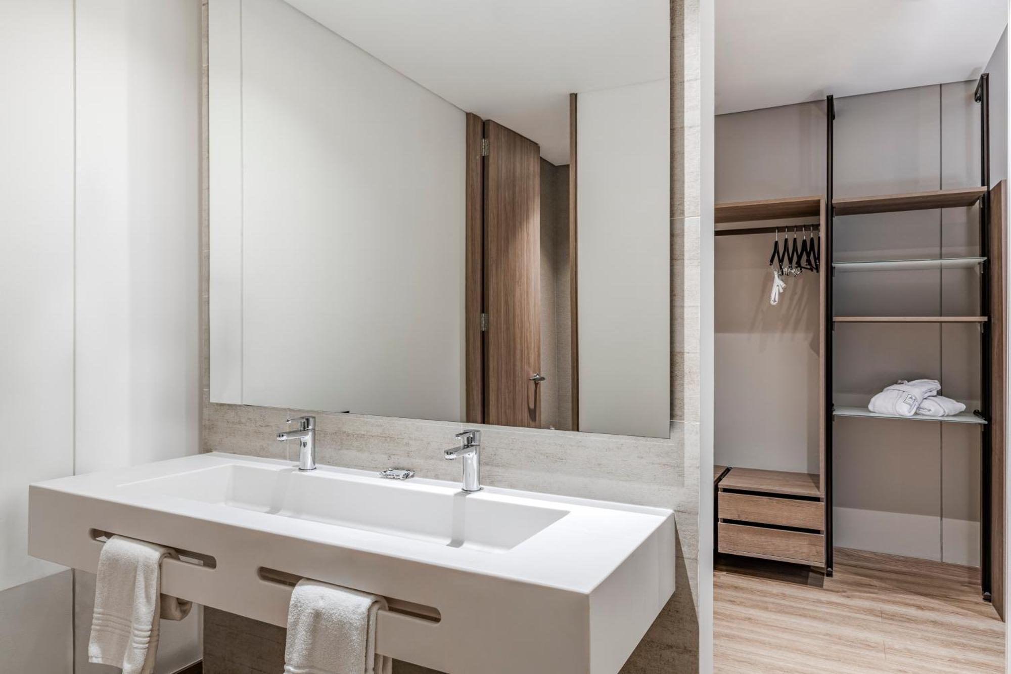 Ac By Marriott Zona T Hotel Bogota